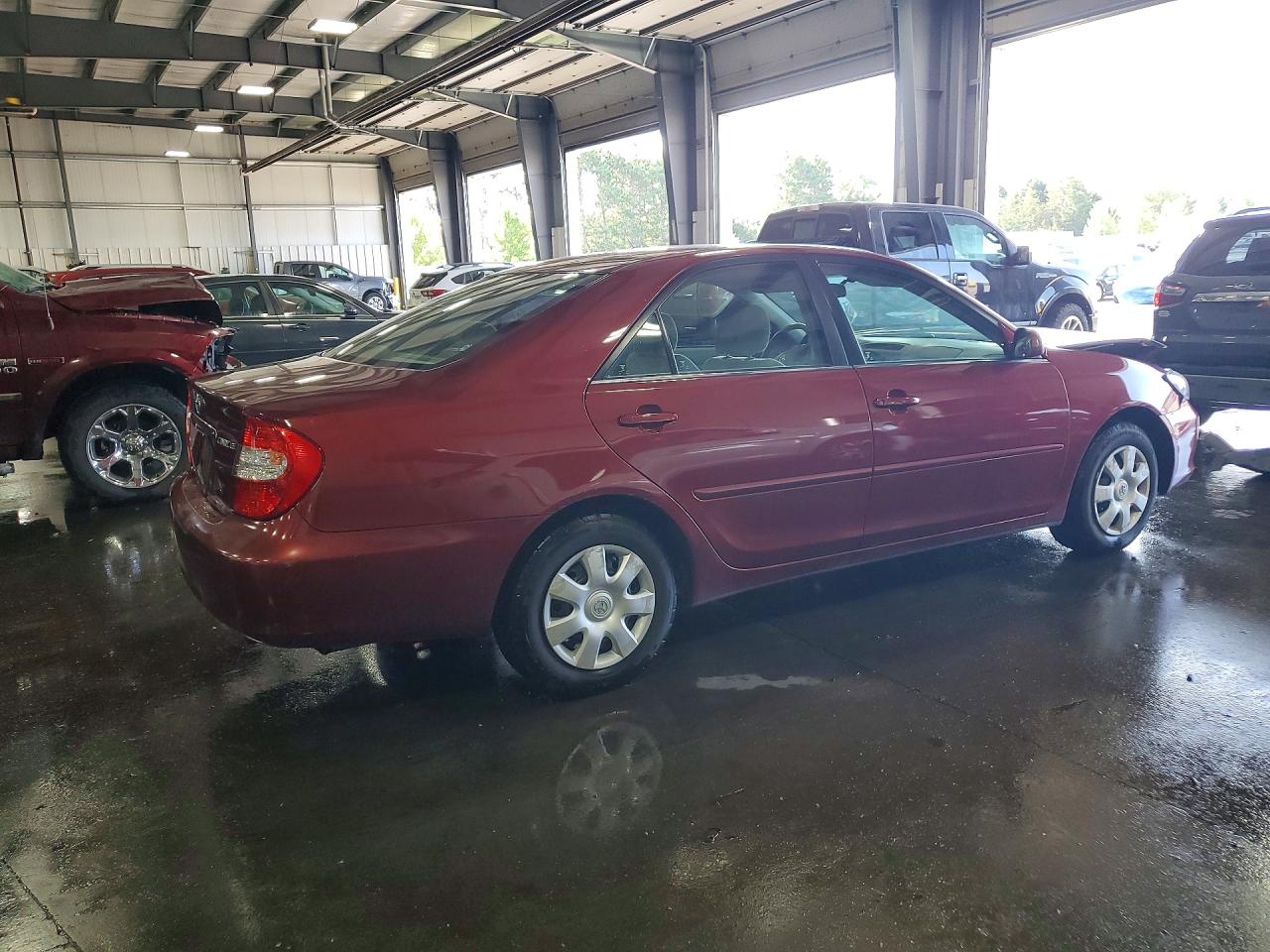 2004 Toyota Camry Le Maroon vin: 4T1BE30K64U367914