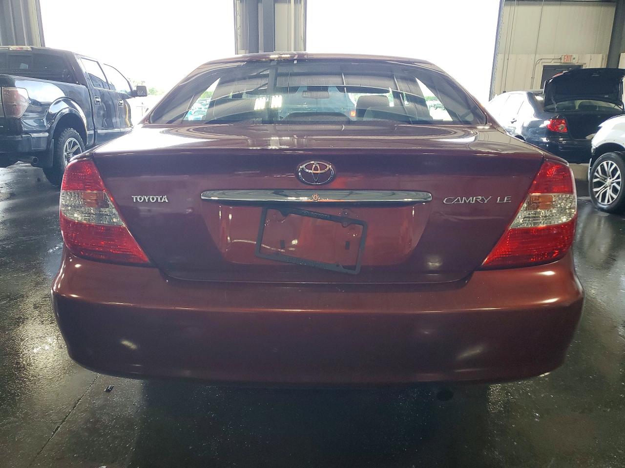 2004 Toyota Camry Le Maroon vin: 4T1BE30K64U367914