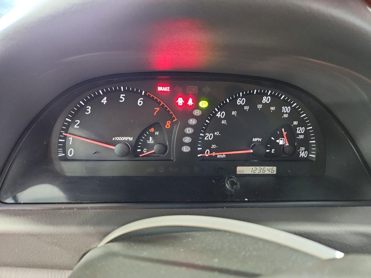 2004 Toyota Camry Le Maroon vin: 4T1BE30K64U367914