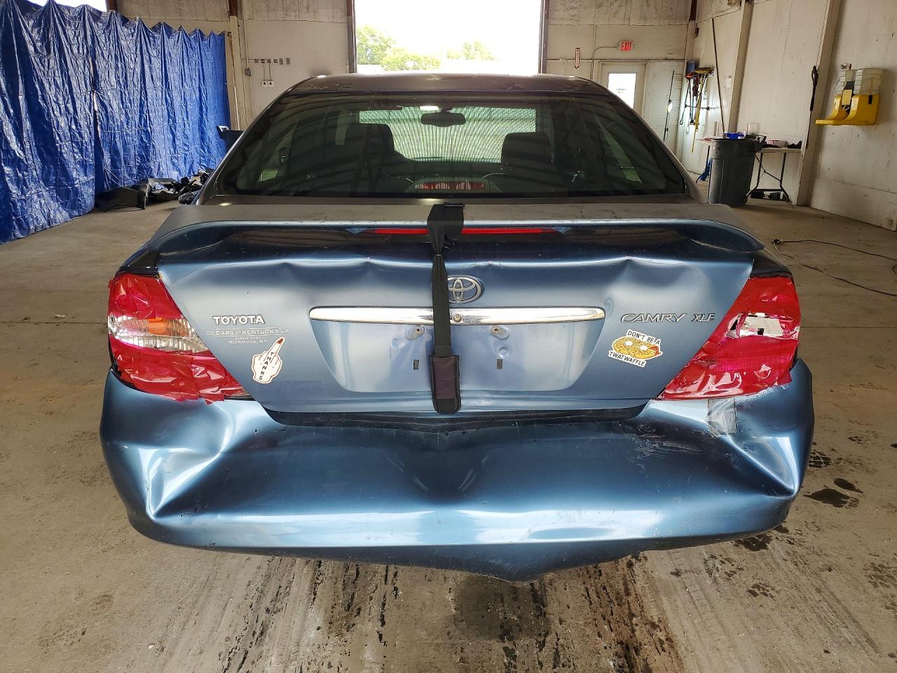 2004 Toyota Camry Xle Blue vin: 4T1BE30K64U817478