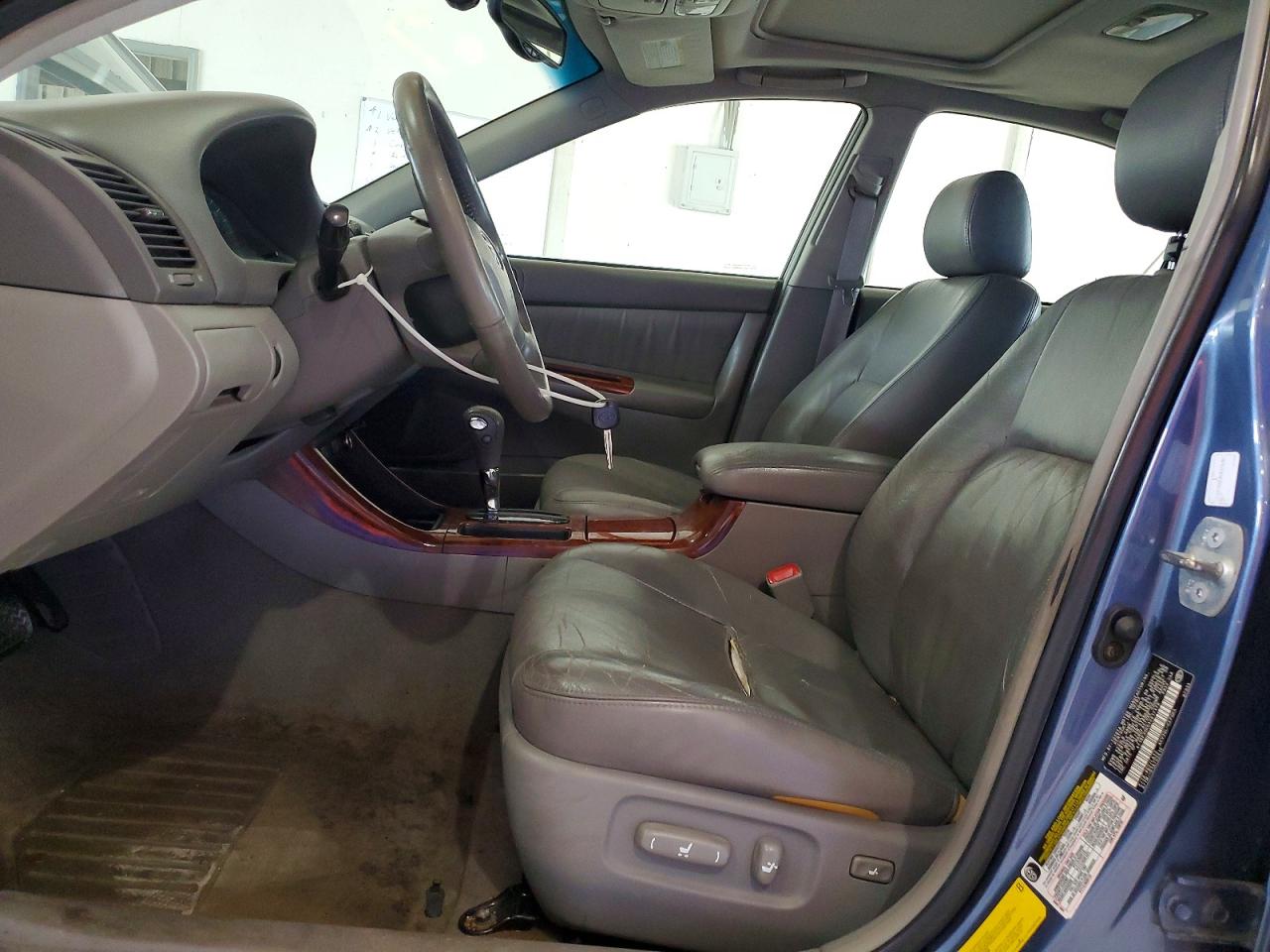 2004 Toyota Camry Xle Blue vin: 4T1BE30K64U817478