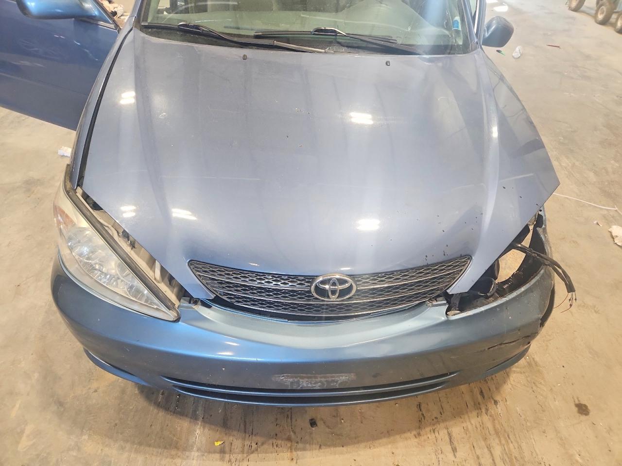 2004 Toyota Camry Le Синий vin: 4T1BE30K64U840128