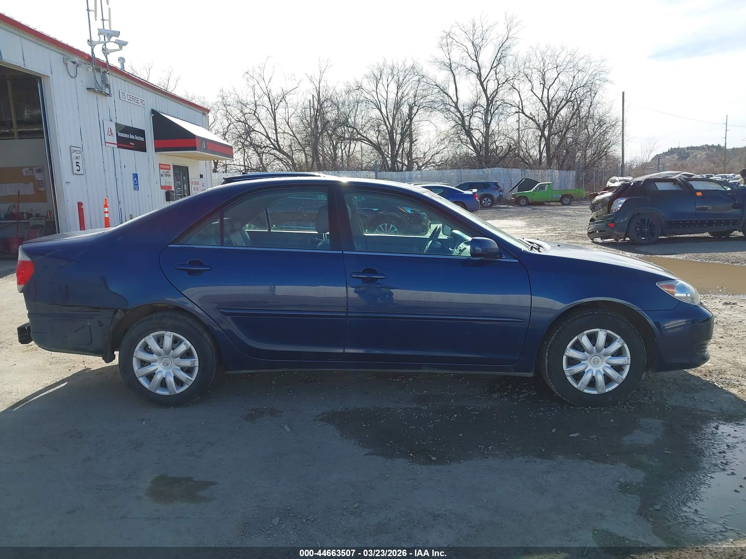 2005 Toyota Camry Le Dark Blue vin: 4T1BE30K65U004157