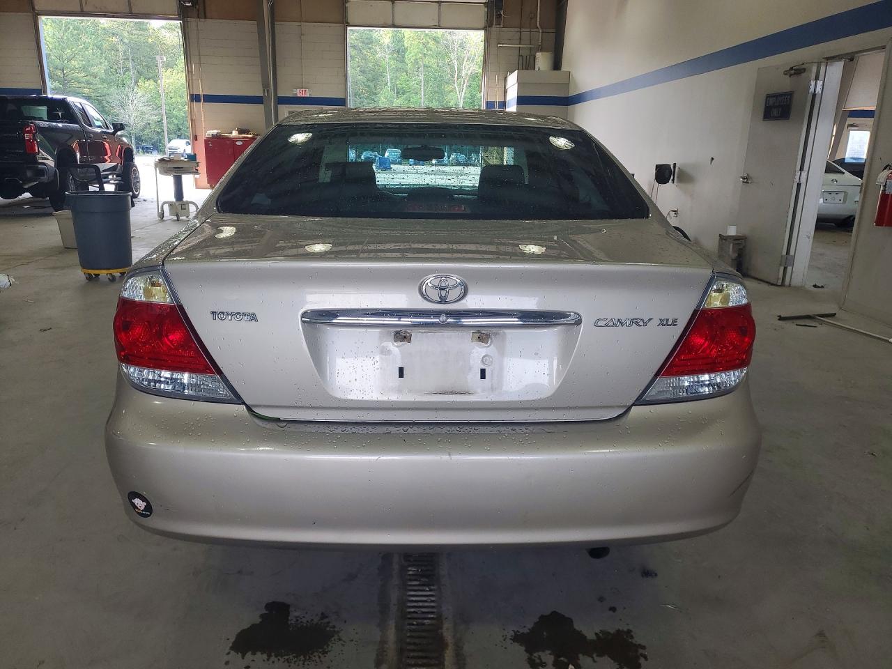 2005 Toyota Camry Xle Beige vin: 4T1BE30K65U008404
