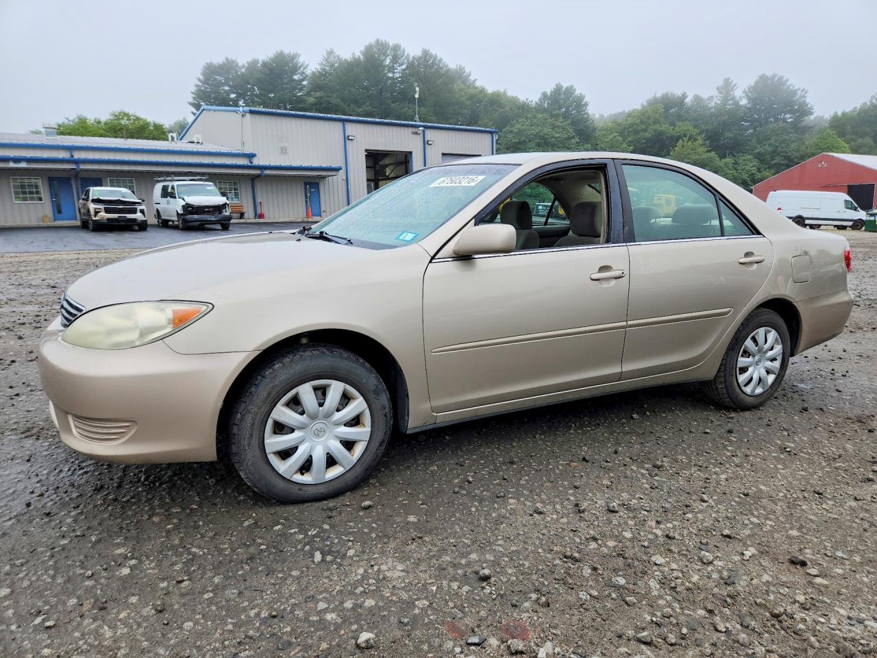 2005 Toyota Camry Le Gold vin: 4T1BE30K65U077190