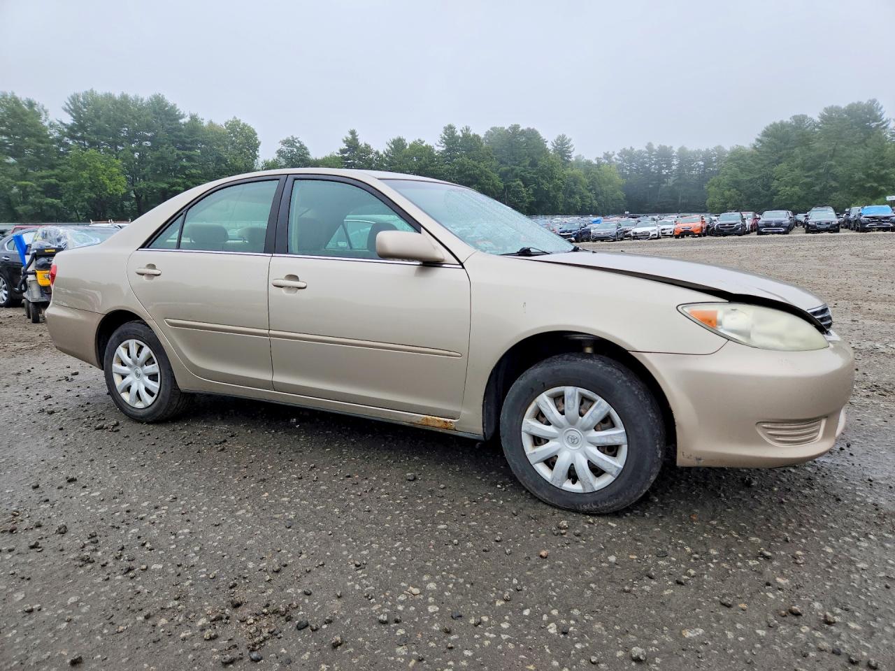 2005 Toyota Camry Le Gold vin: 4T1BE30K65U077190