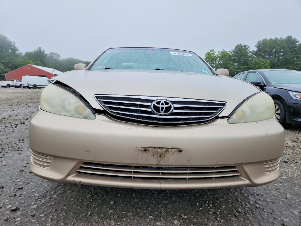 2005 Toyota Camry Le Gold vin: 4T1BE30K65U077190