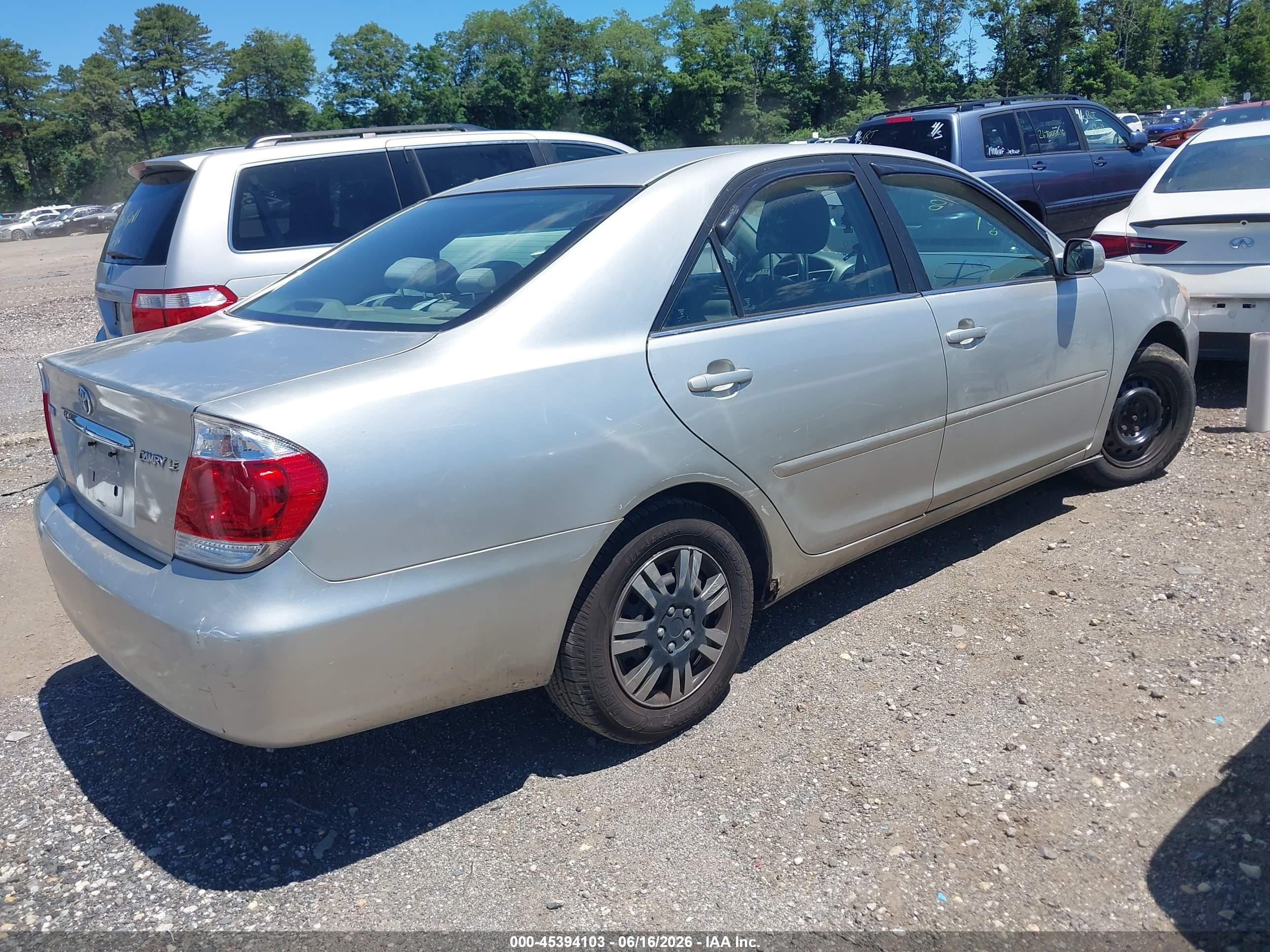 2005 Toyota Camry Le Gray vin: 4T1BE30K65U077657