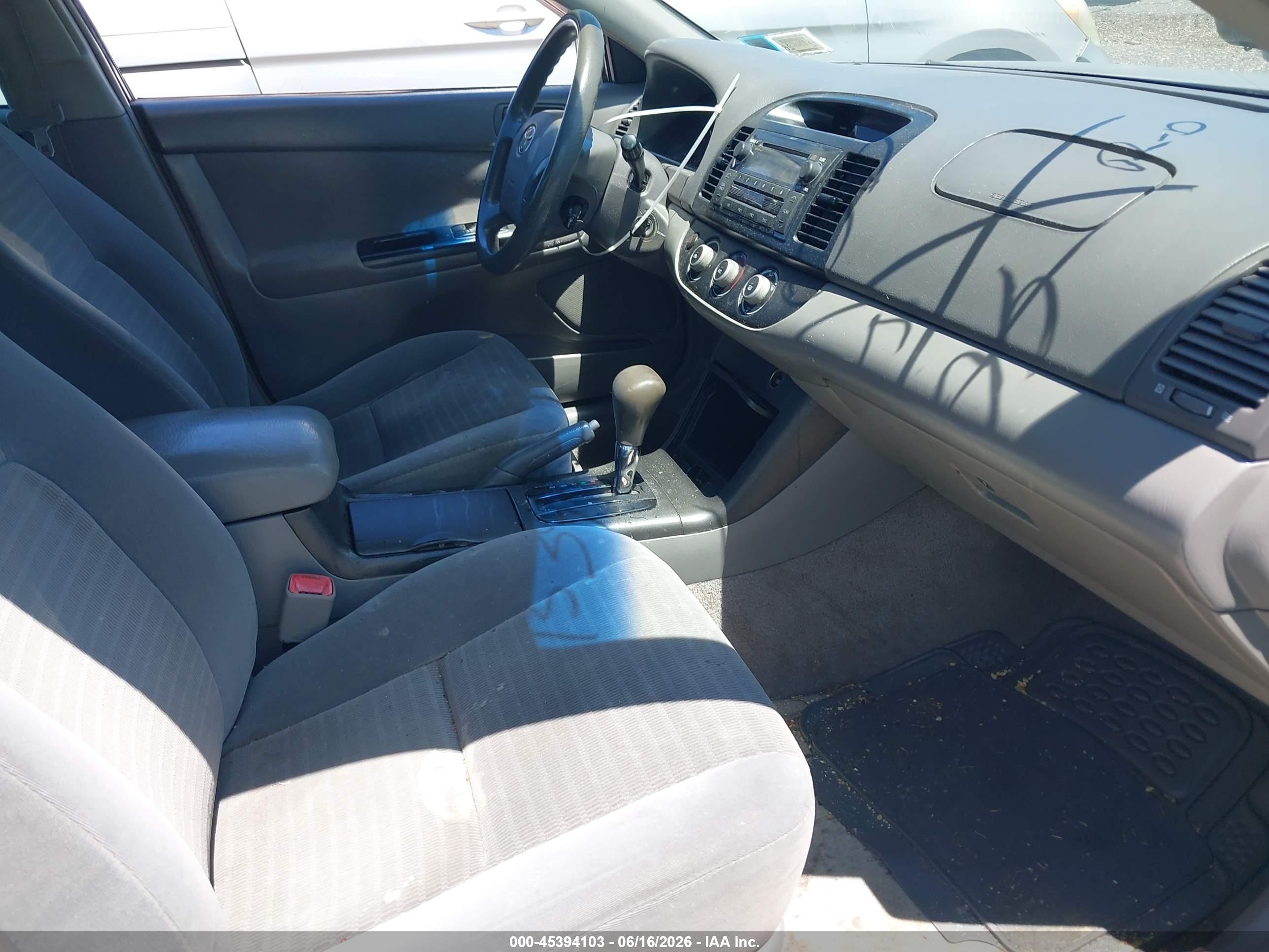 2005 Toyota Camry Le Gray vin: 4T1BE30K65U077657