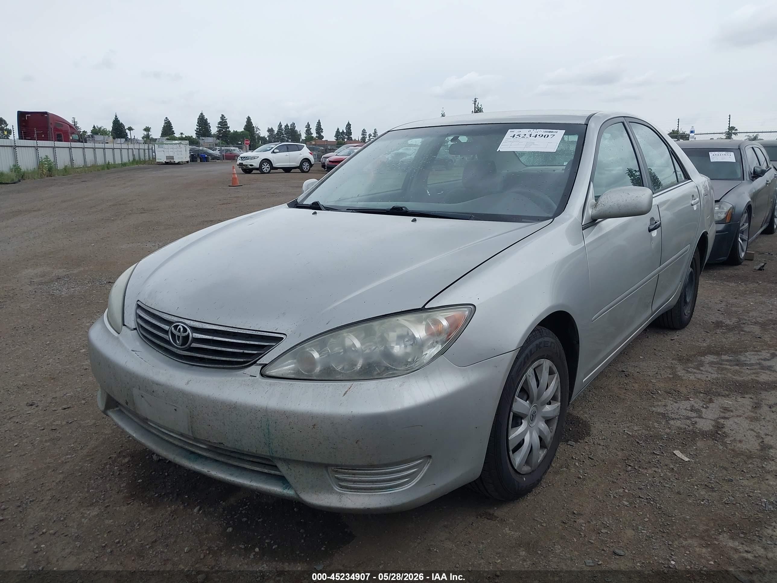 2005 Toyota Camry Le Серебряный vin: 4T1BE30K65U417180