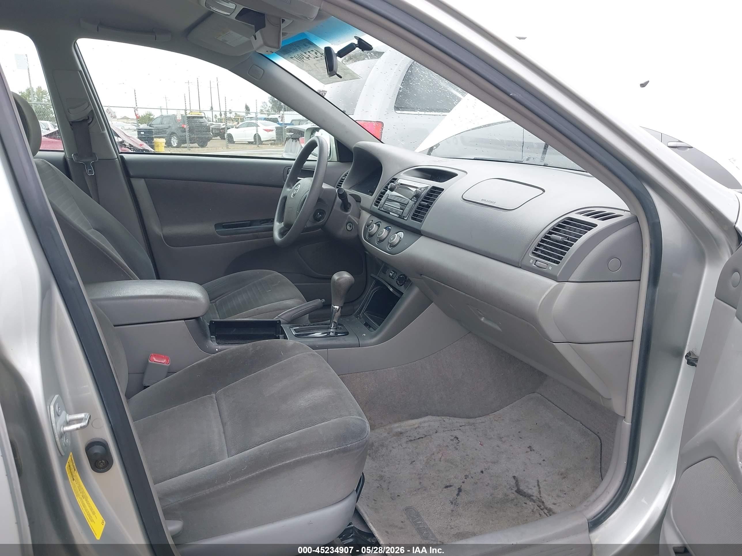 2005 Toyota Camry Le Серебряный vin: 4T1BE30K65U417180