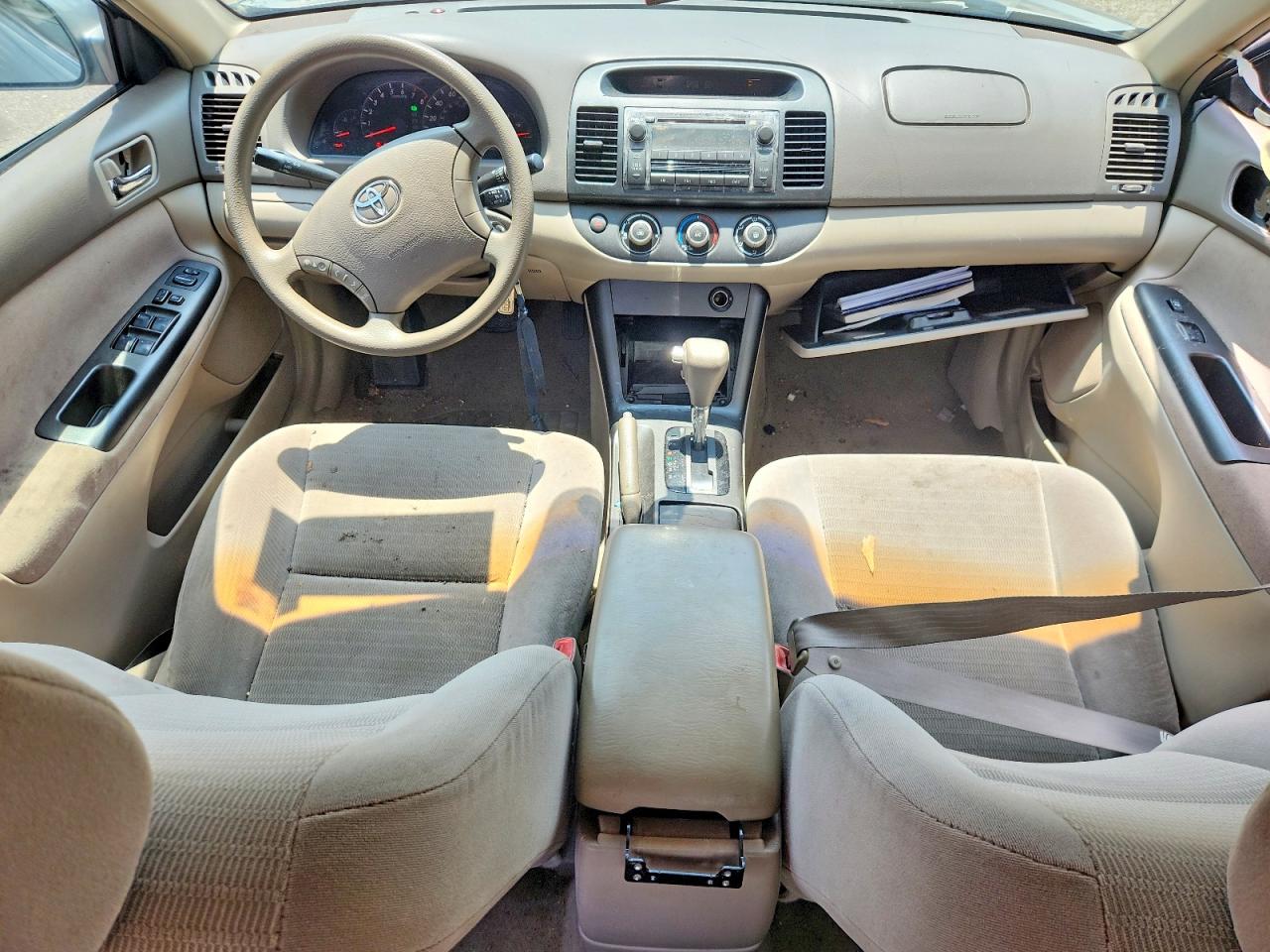 2005 Toyota Camry Le Silver vin: 4T1BE30K65U557391