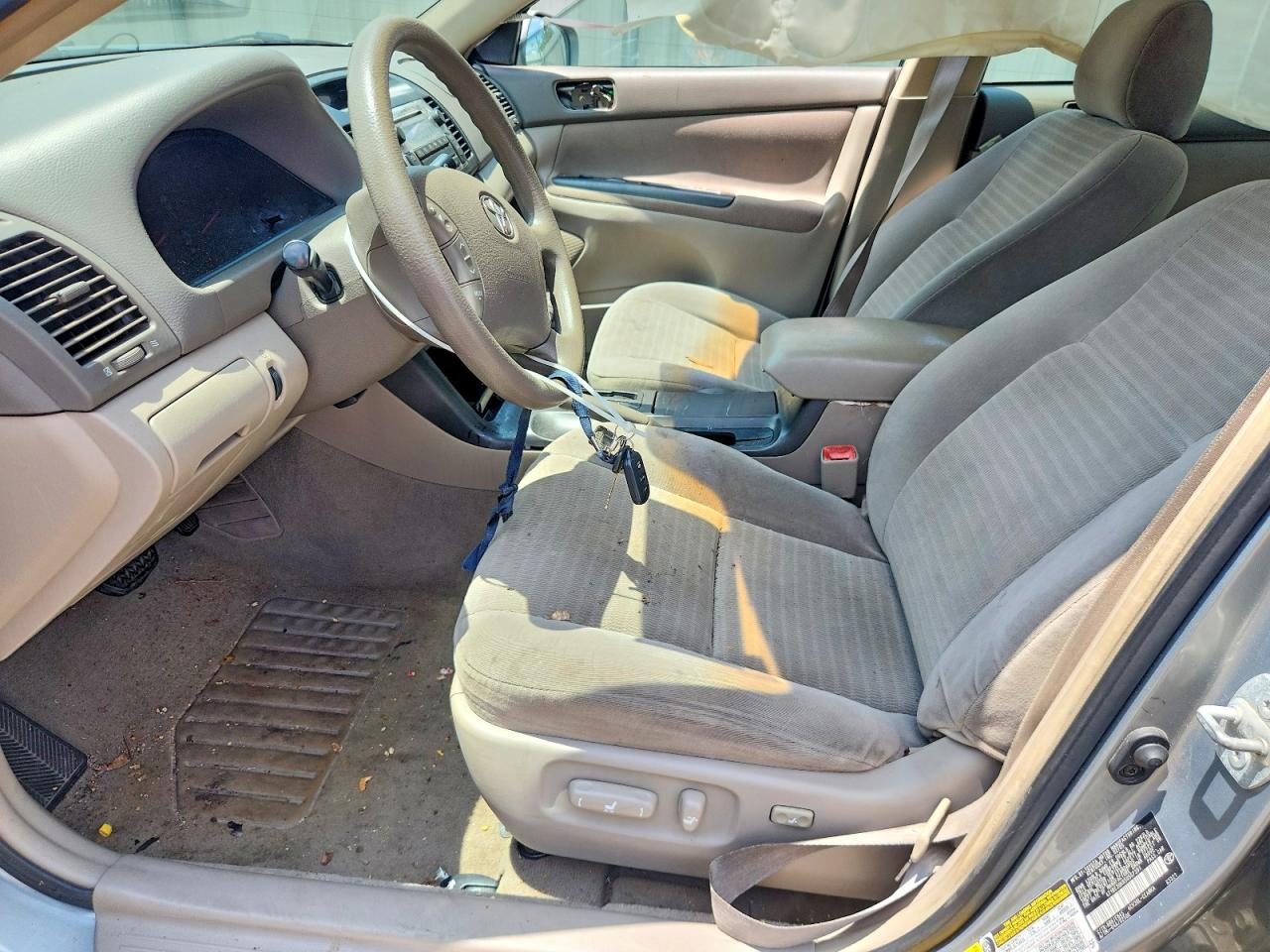 2005 Toyota Camry Le Silver vin: 4T1BE30K65U557391