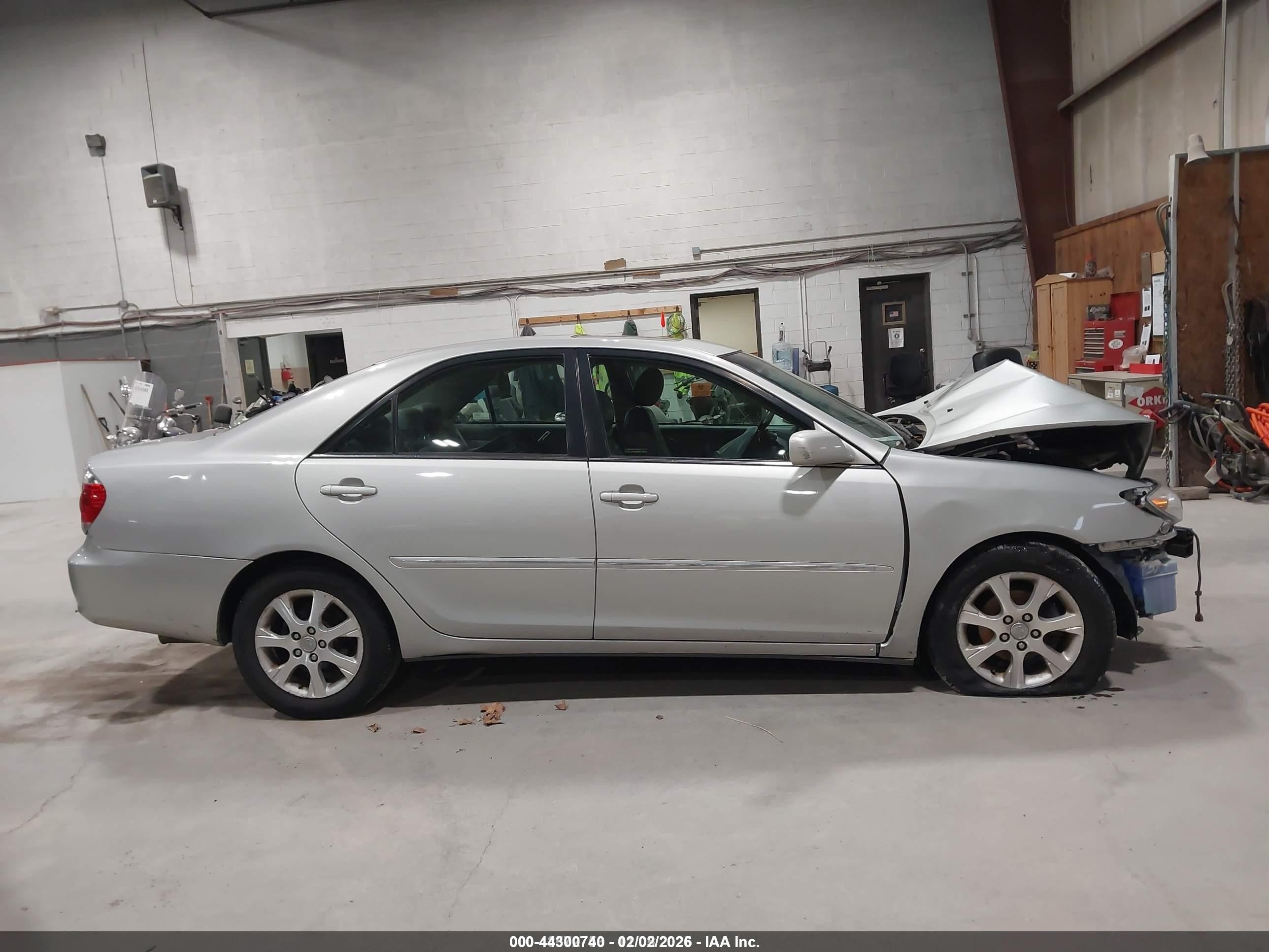 2005 Toyota Camry Xle Gray vin: 4T1BE30K65U588463