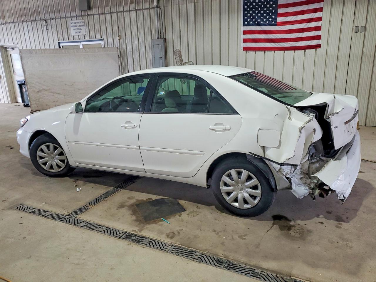 2005 Toyota Camry Le Белый vin: 4T1BE30K65U610512