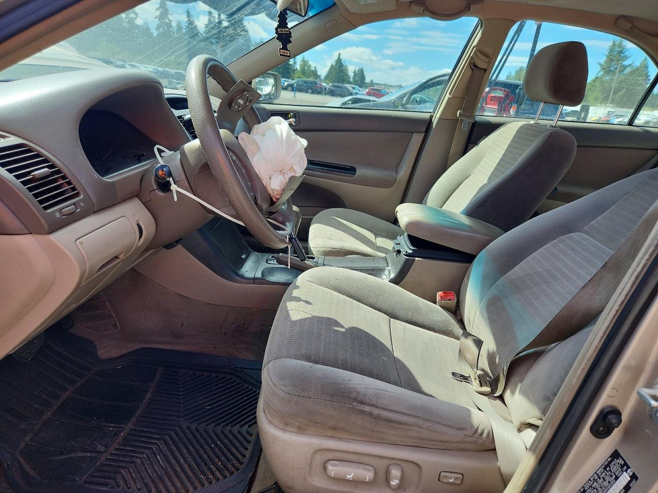 2005 Toyota Camry Le Tan vin: 4T1BE30K65U625950