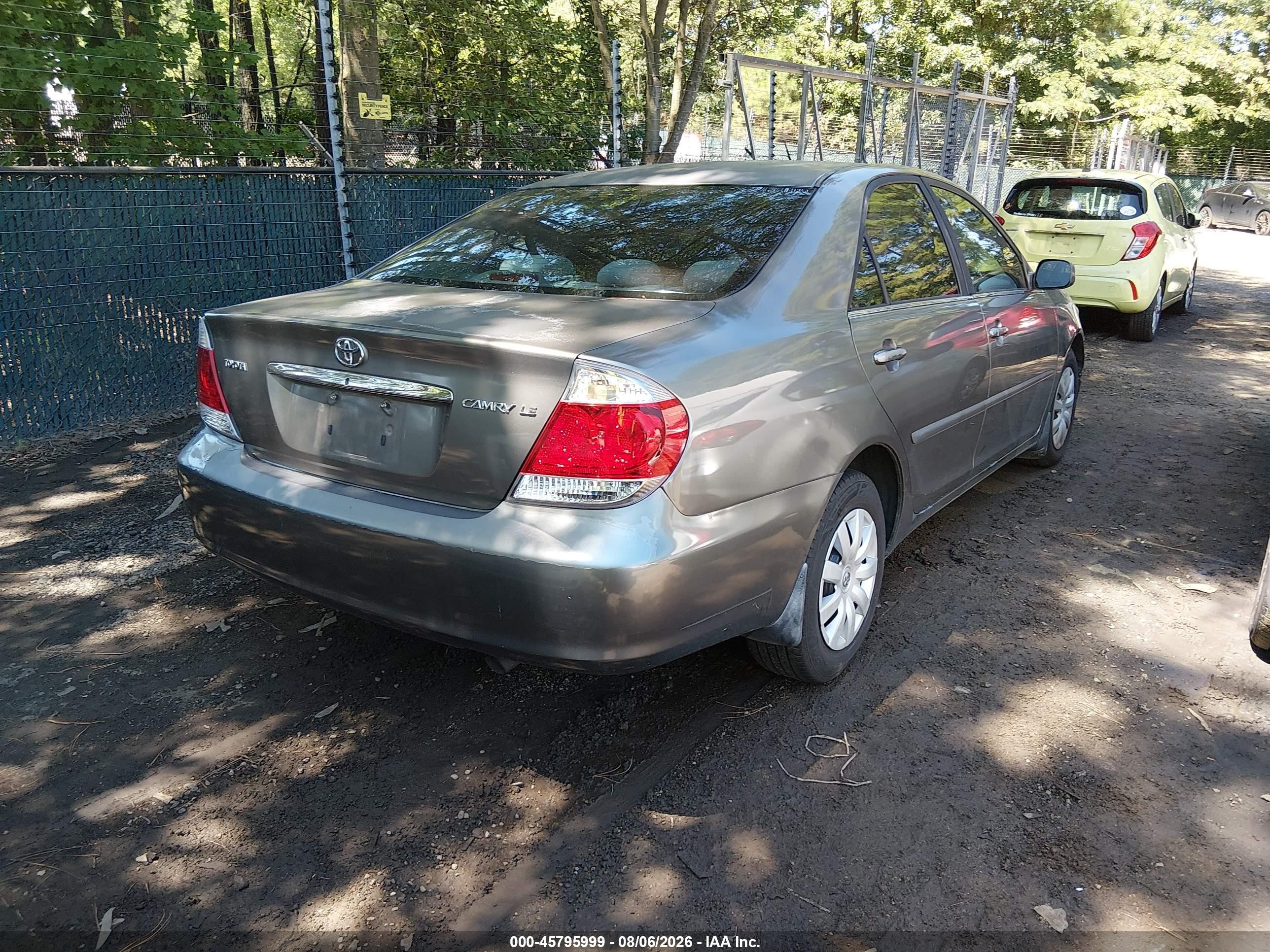 2006 Toyota Camry Le Gray vin: 4T1BE30K66U744745