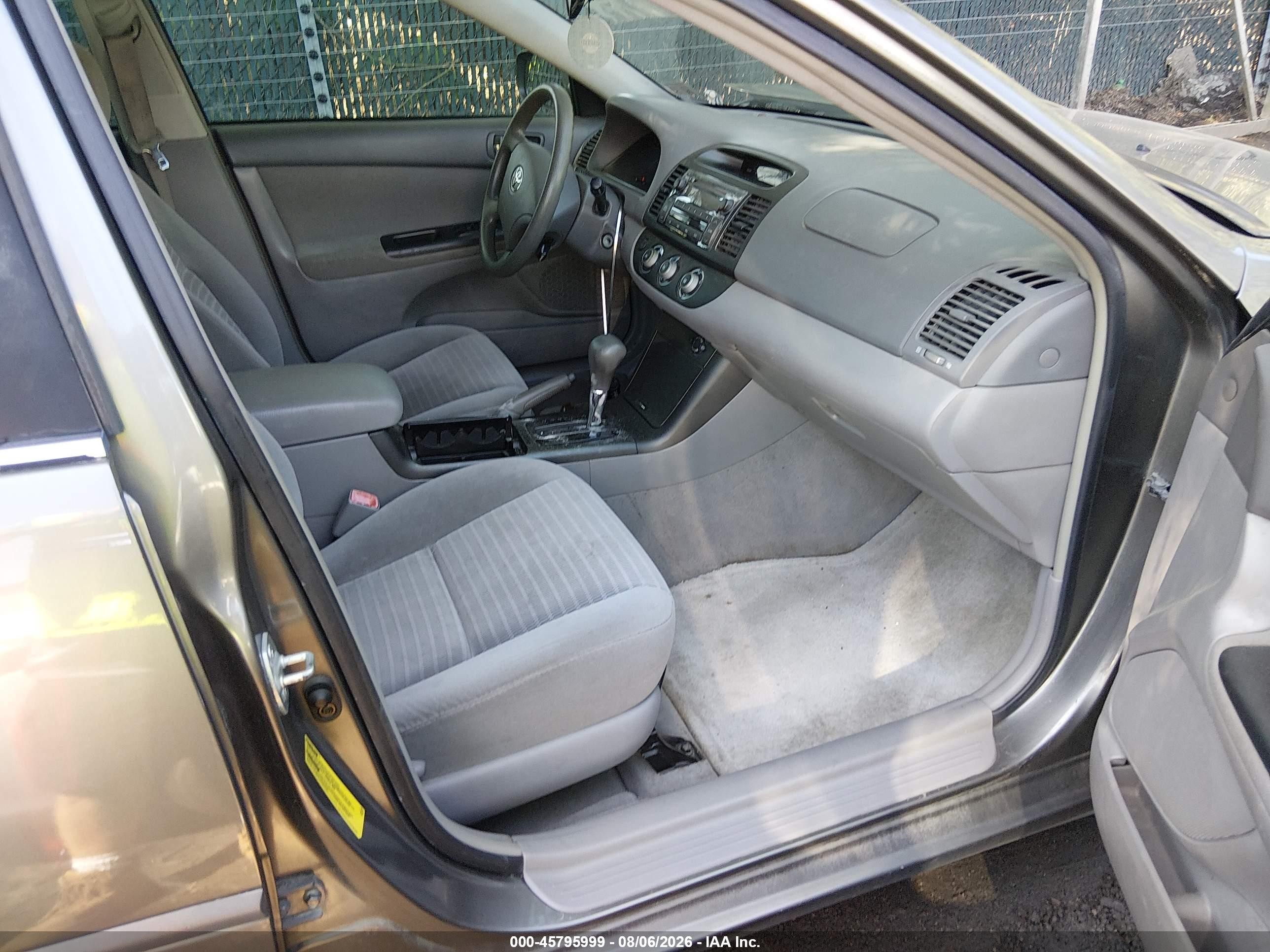 2006 Toyota Camry Le Gray vin: 4T1BE30K66U744745