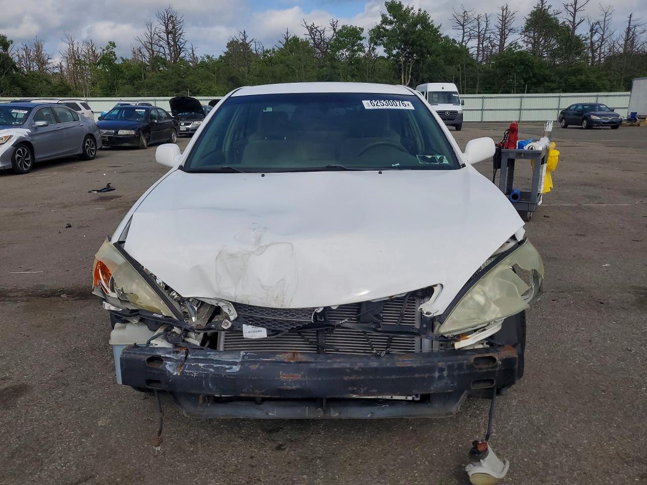 2003 Toyota Camry Xle White vin: 4T1BE30K73U242127