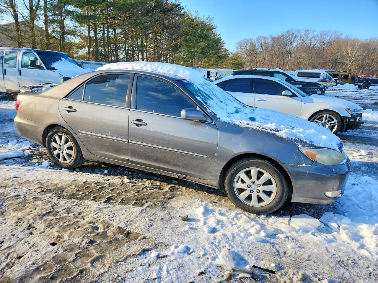 2003 Toyota Camry Le Gold vin: 4T1BE30K73U672322