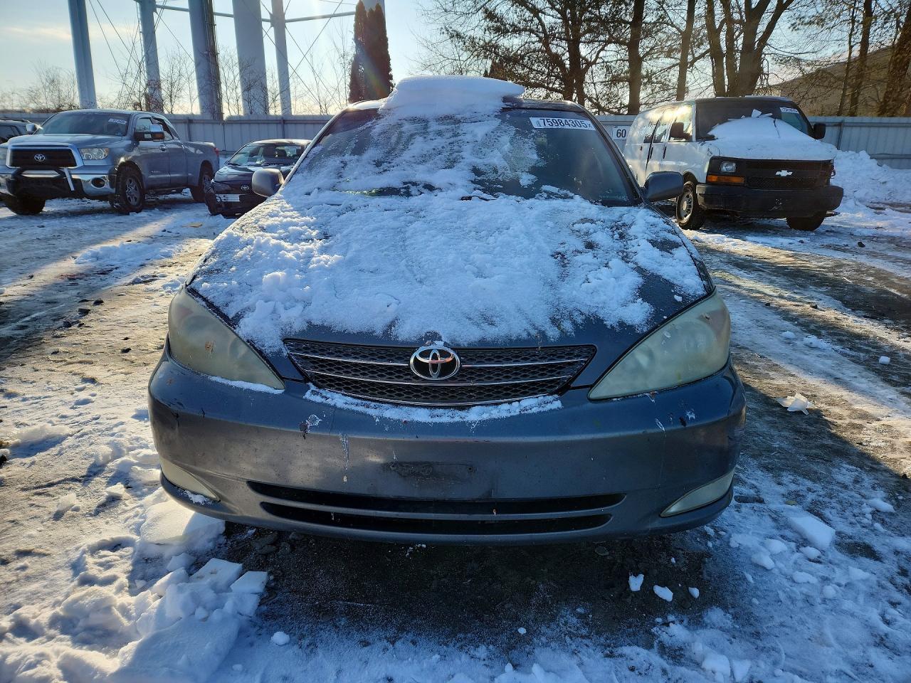 2003 Toyota Camry Le Gold vin: 4T1BE30K73U672322