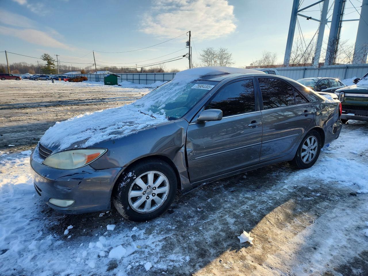 2003 Toyota Camry Le Gold vin: 4T1BE30K73U672322