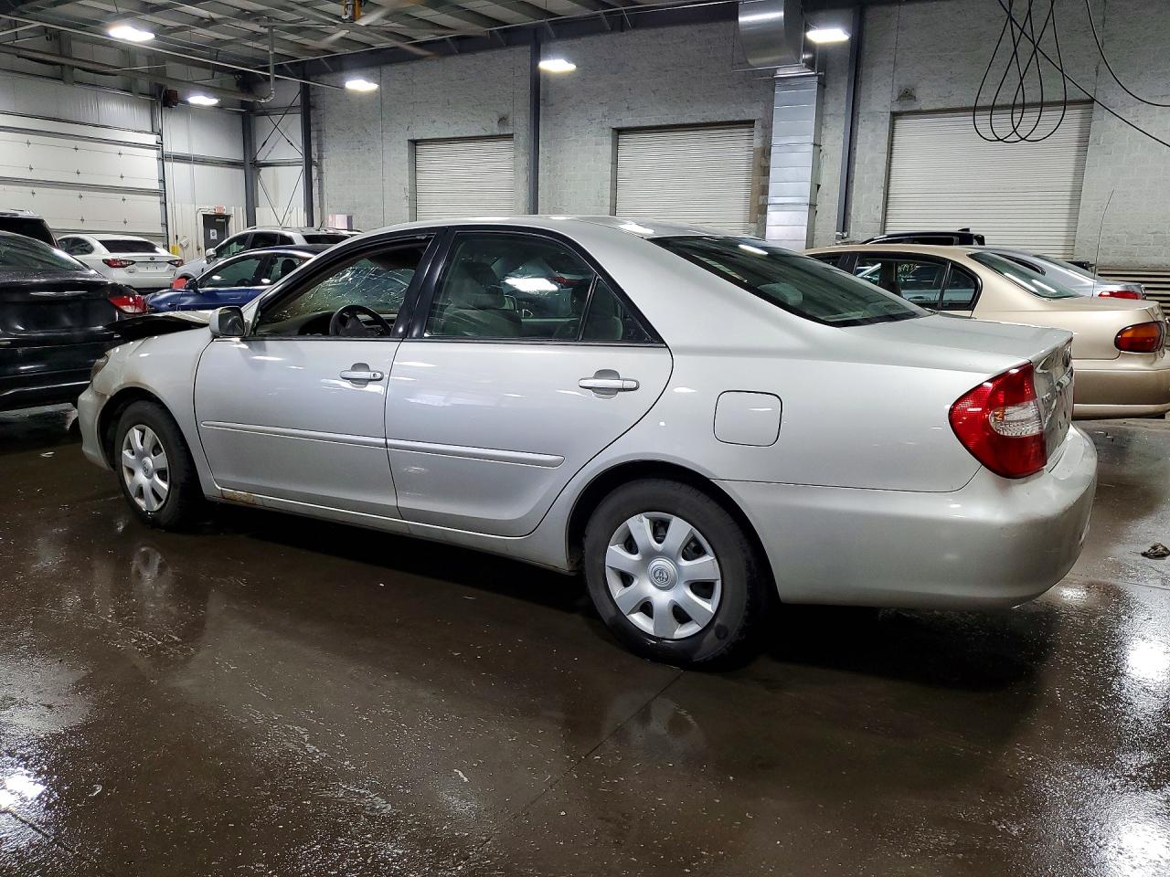 2004 Toyota Camry Le Silver vin: 4T1BE30K74U835004