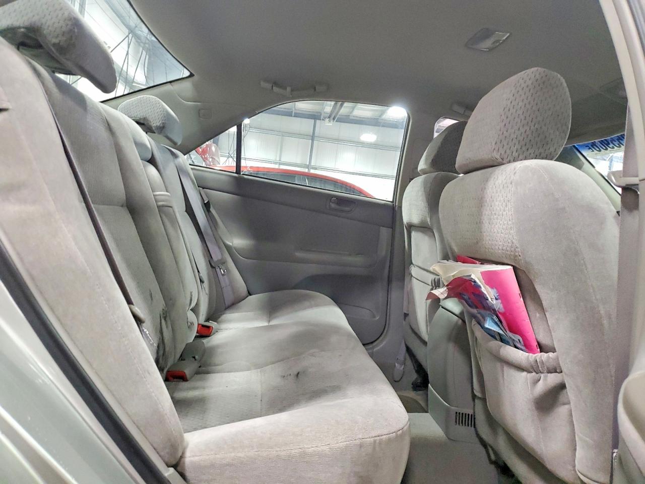 2004 Toyota Camry Le Silver vin: 4T1BE30K74U835004