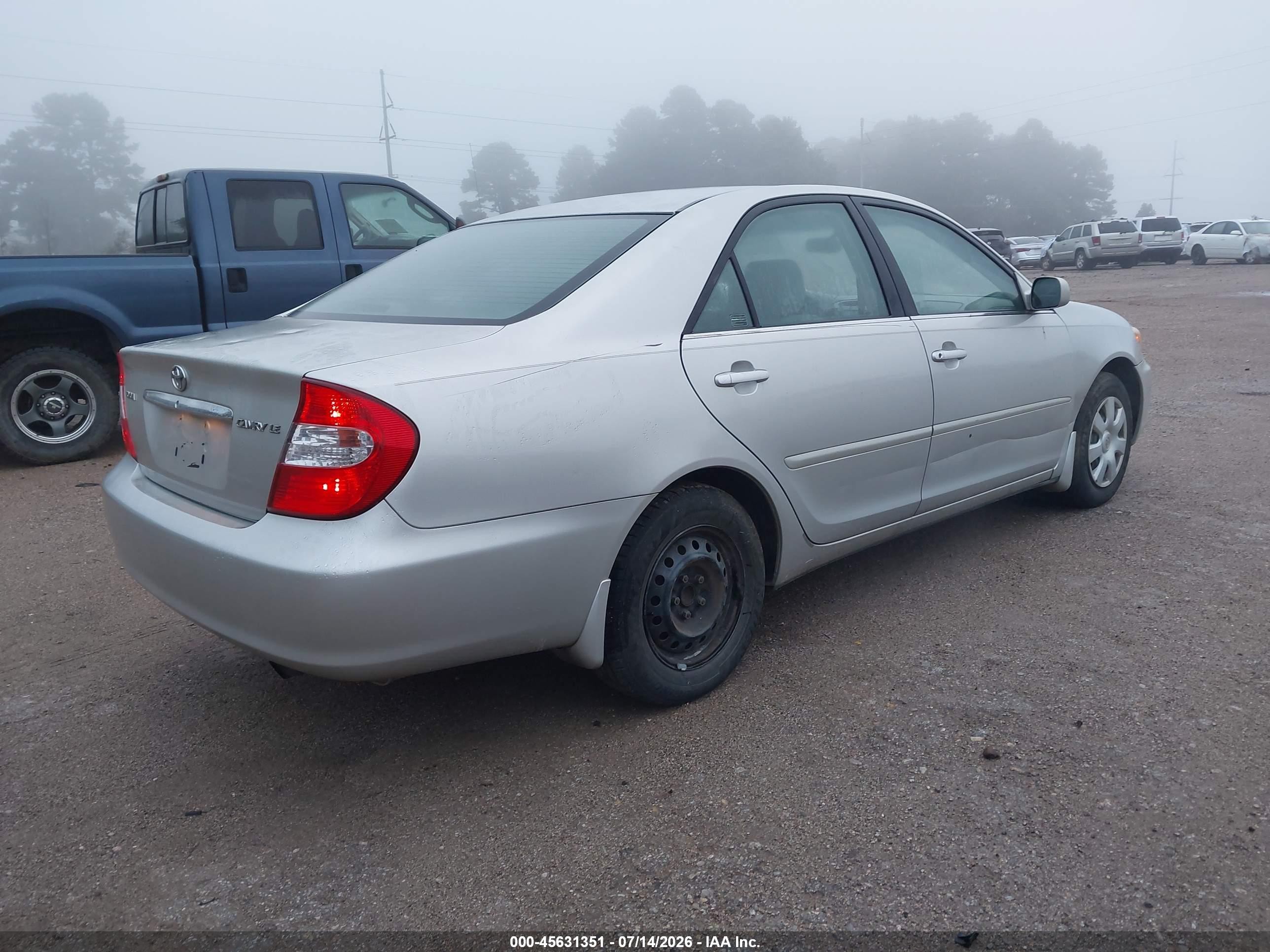 2004 Toyota Camry Le Silver vin: 4T1BE30K74U905911