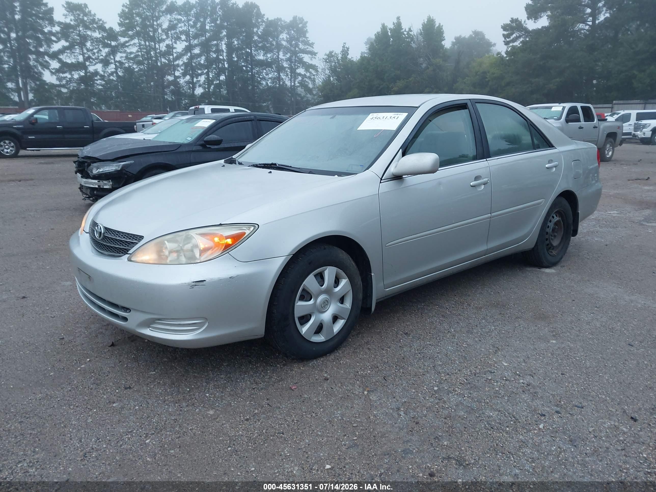 2004 Toyota Camry Le Silver vin: 4T1BE30K74U905911