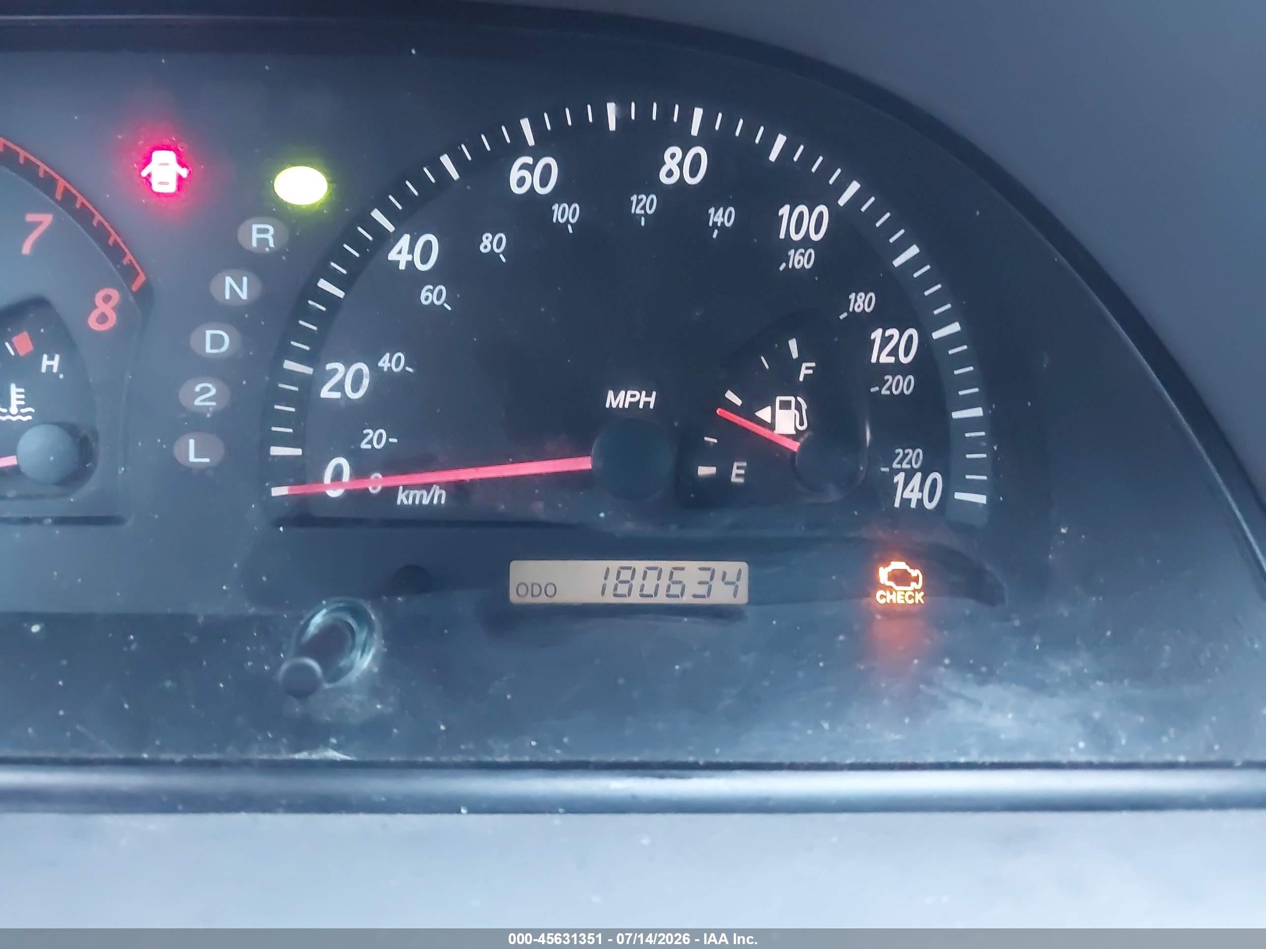 2004 Toyota Camry Le Silver vin: 4T1BE30K74U905911