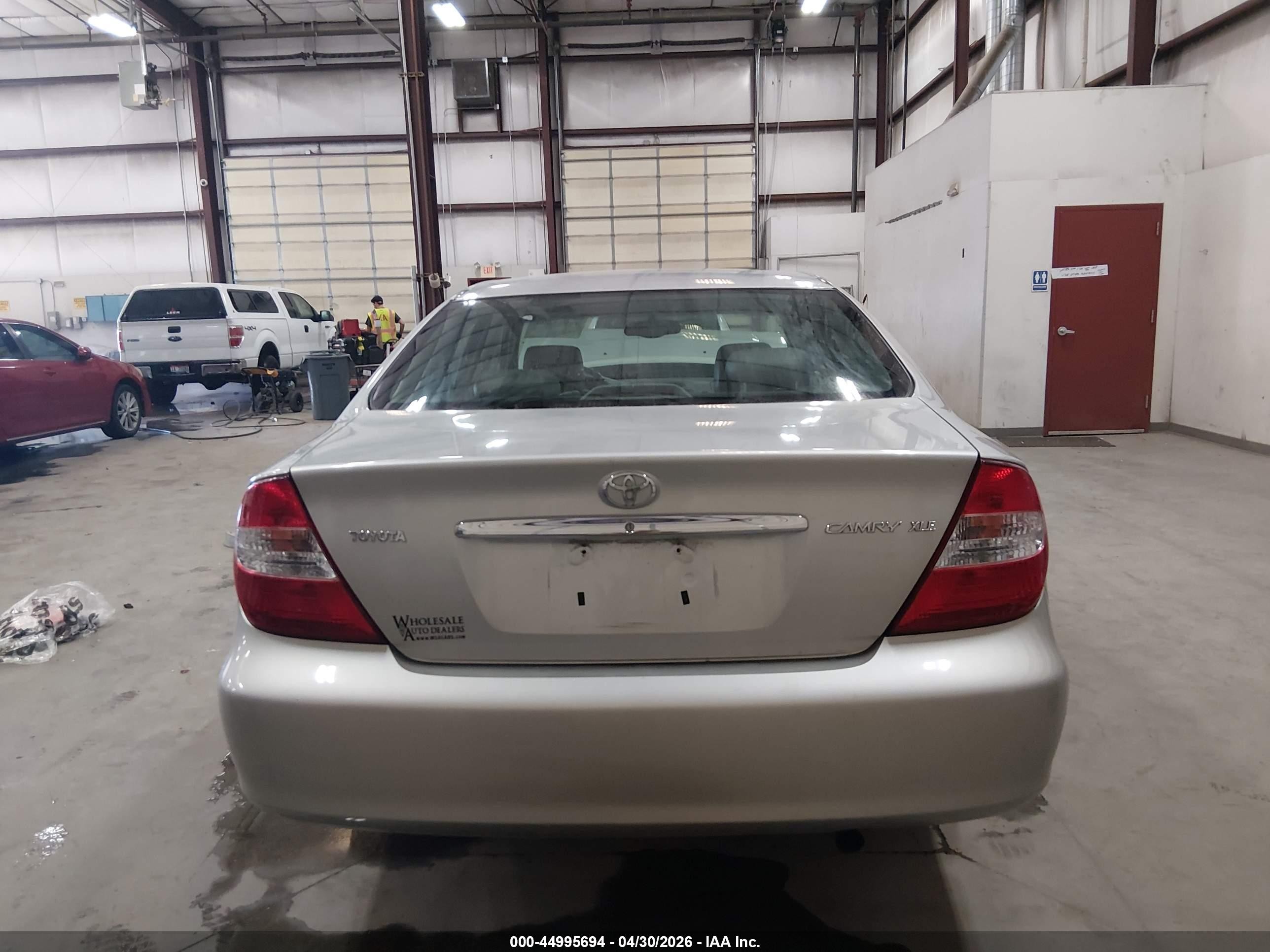 2004 Toyota Camry Xle Gray vin: 4T1BE30K74U925964