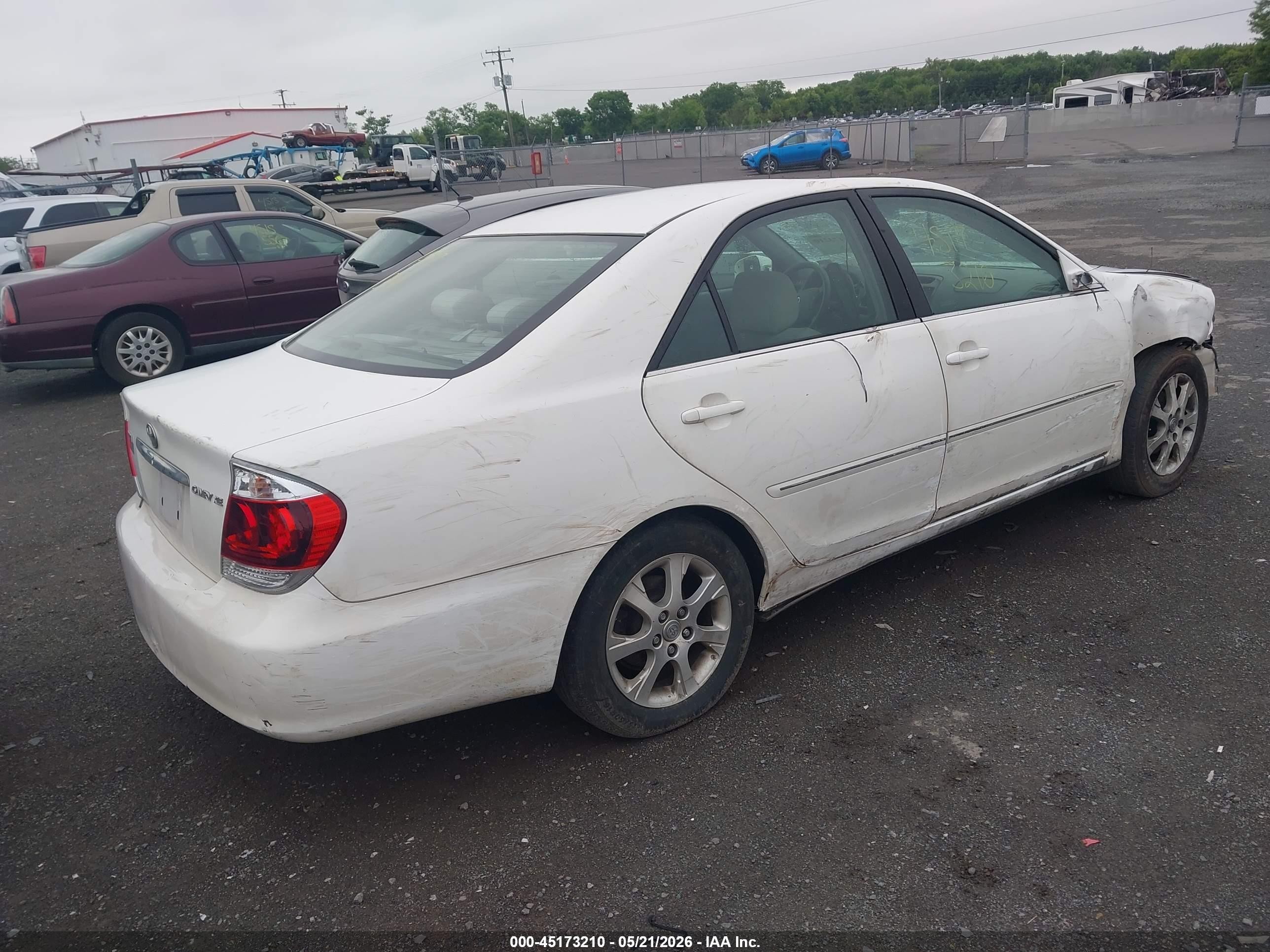 2005 Toyota Camry Xle White vin: 4T1BE30K75U012719