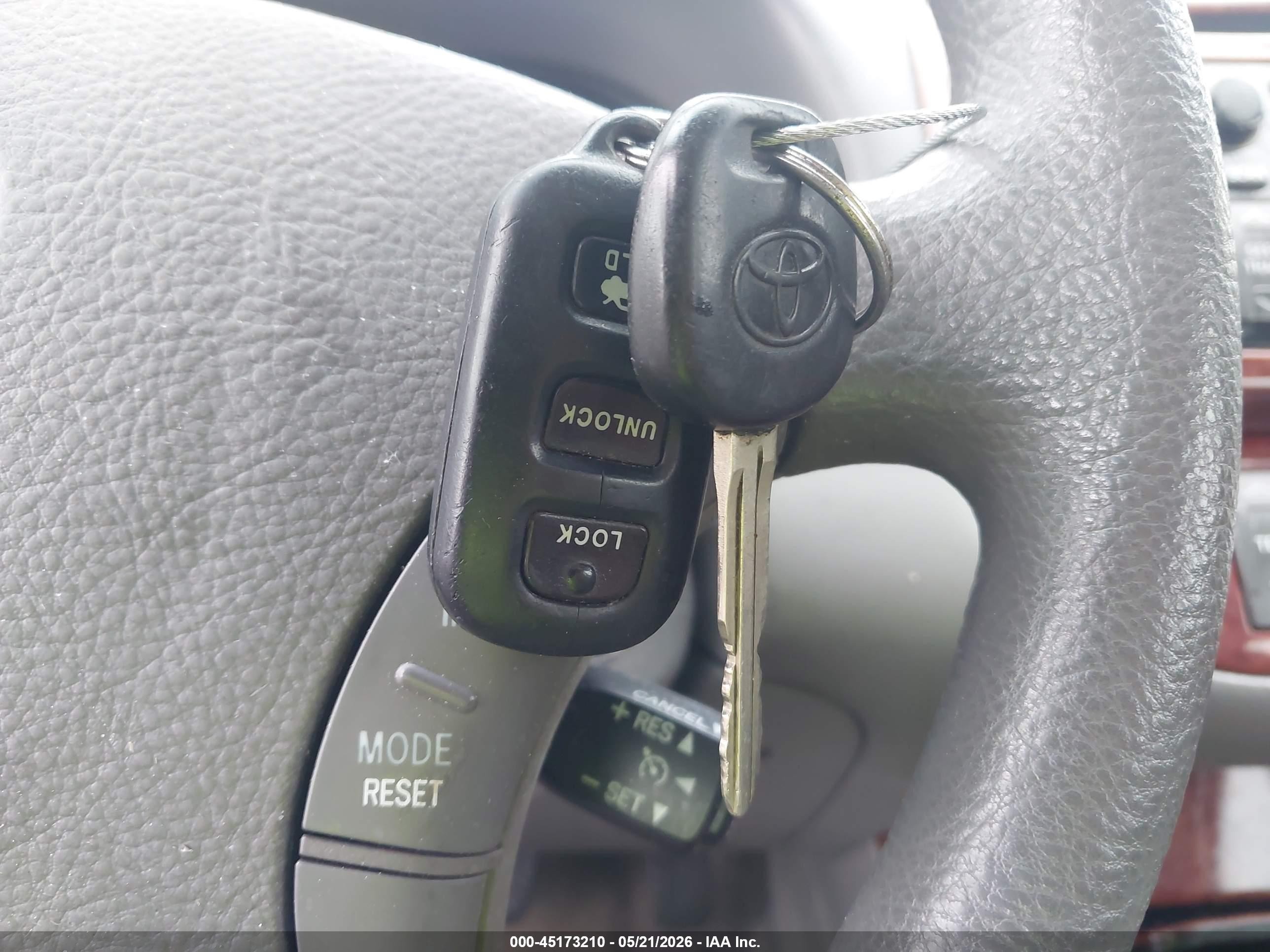 2005 Toyota Camry Xle White vin: 4T1BE30K75U012719