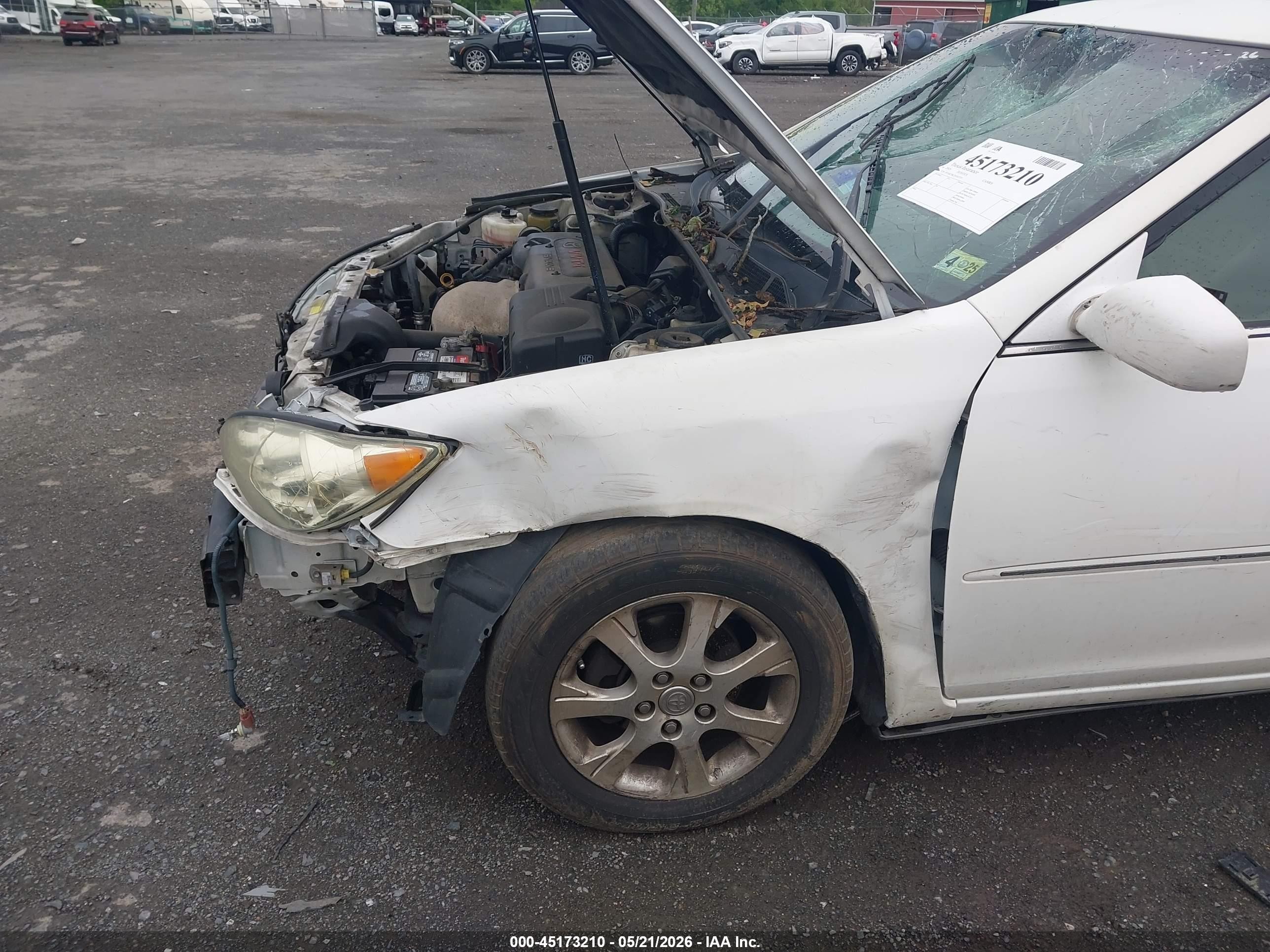 2005 Toyota Camry Xle White vin: 4T1BE30K75U012719