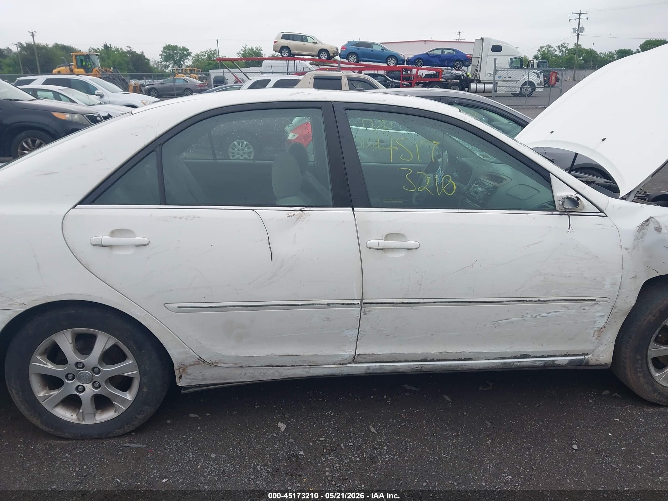 2005 Toyota Camry Xle White vin: 4T1BE30K75U012719