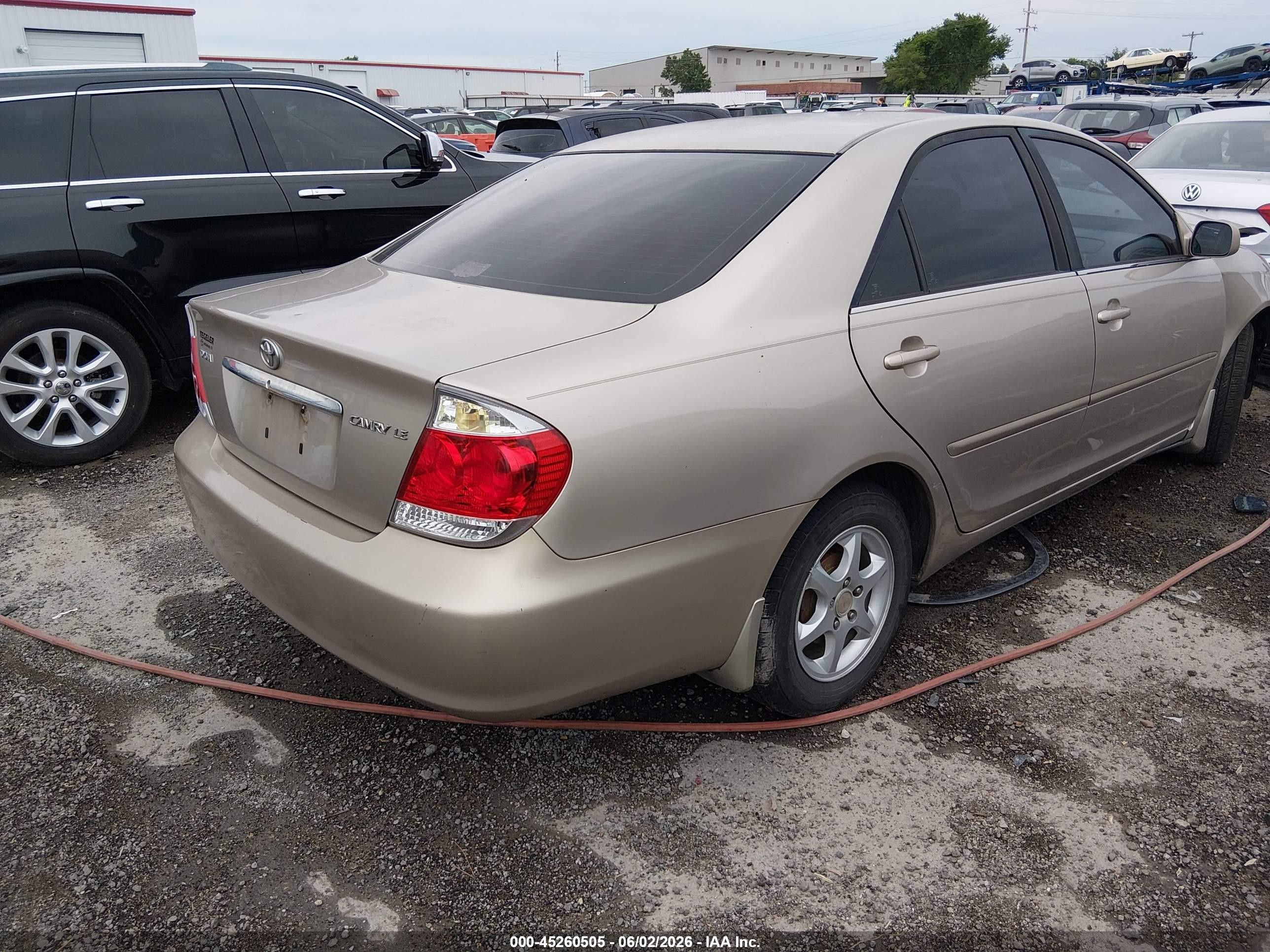 2005 Toyota Camry Le Brown vin: 4T1BE30K75U405801