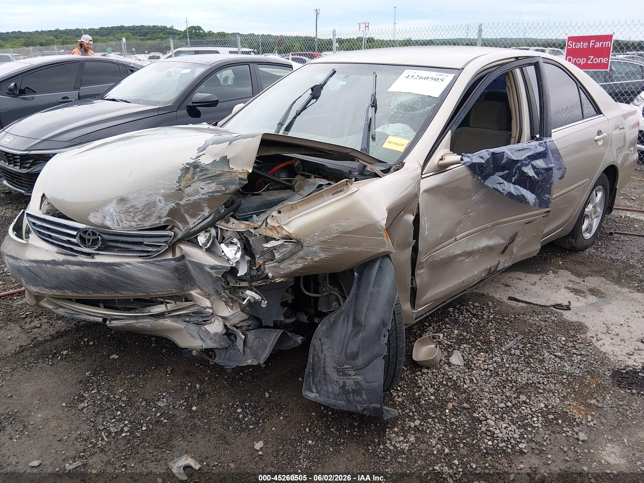 2005 Toyota Camry Le Brown vin: 4T1BE30K75U405801