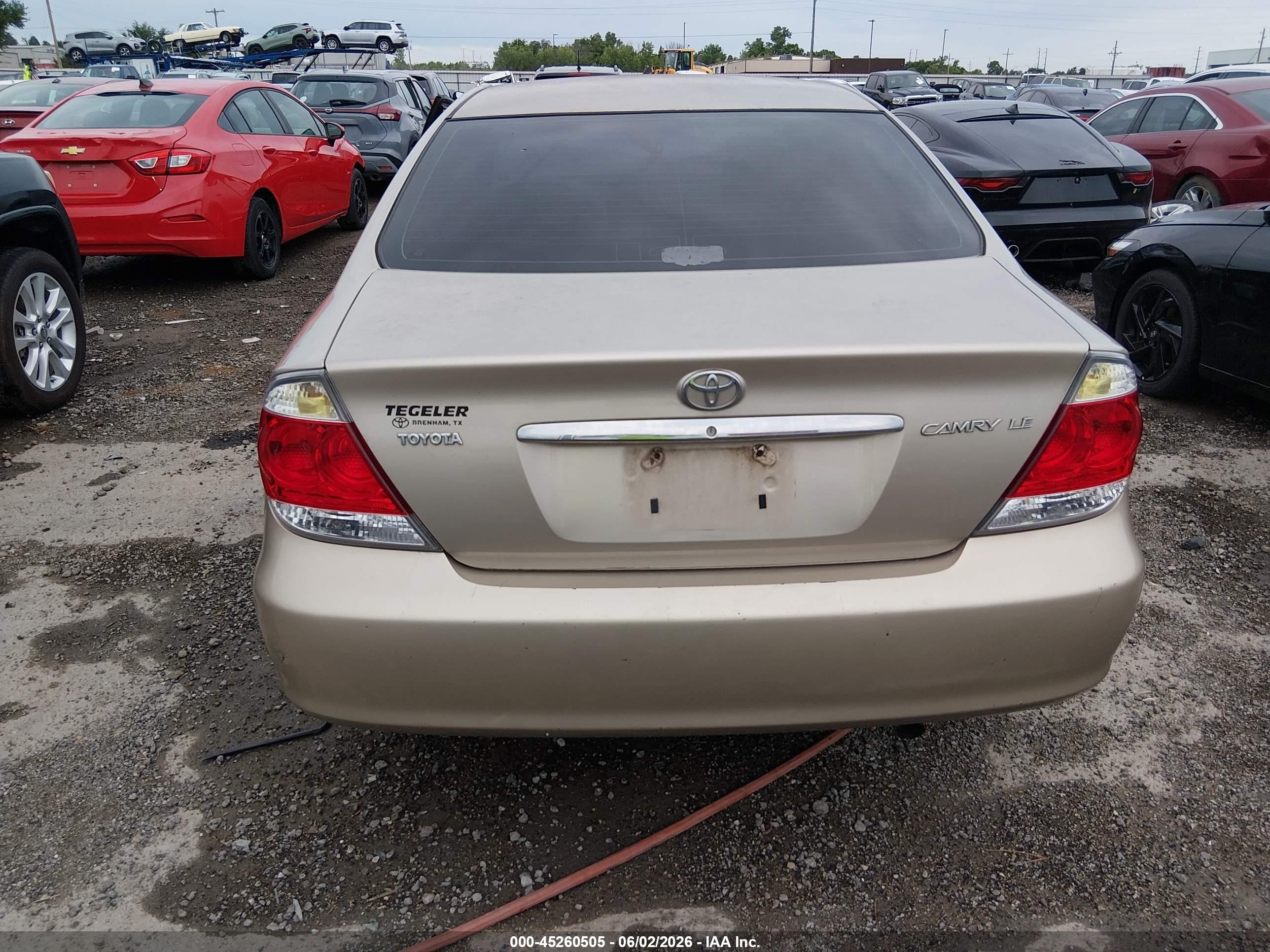 2005 Toyota Camry Le Brown vin: 4T1BE30K75U405801
