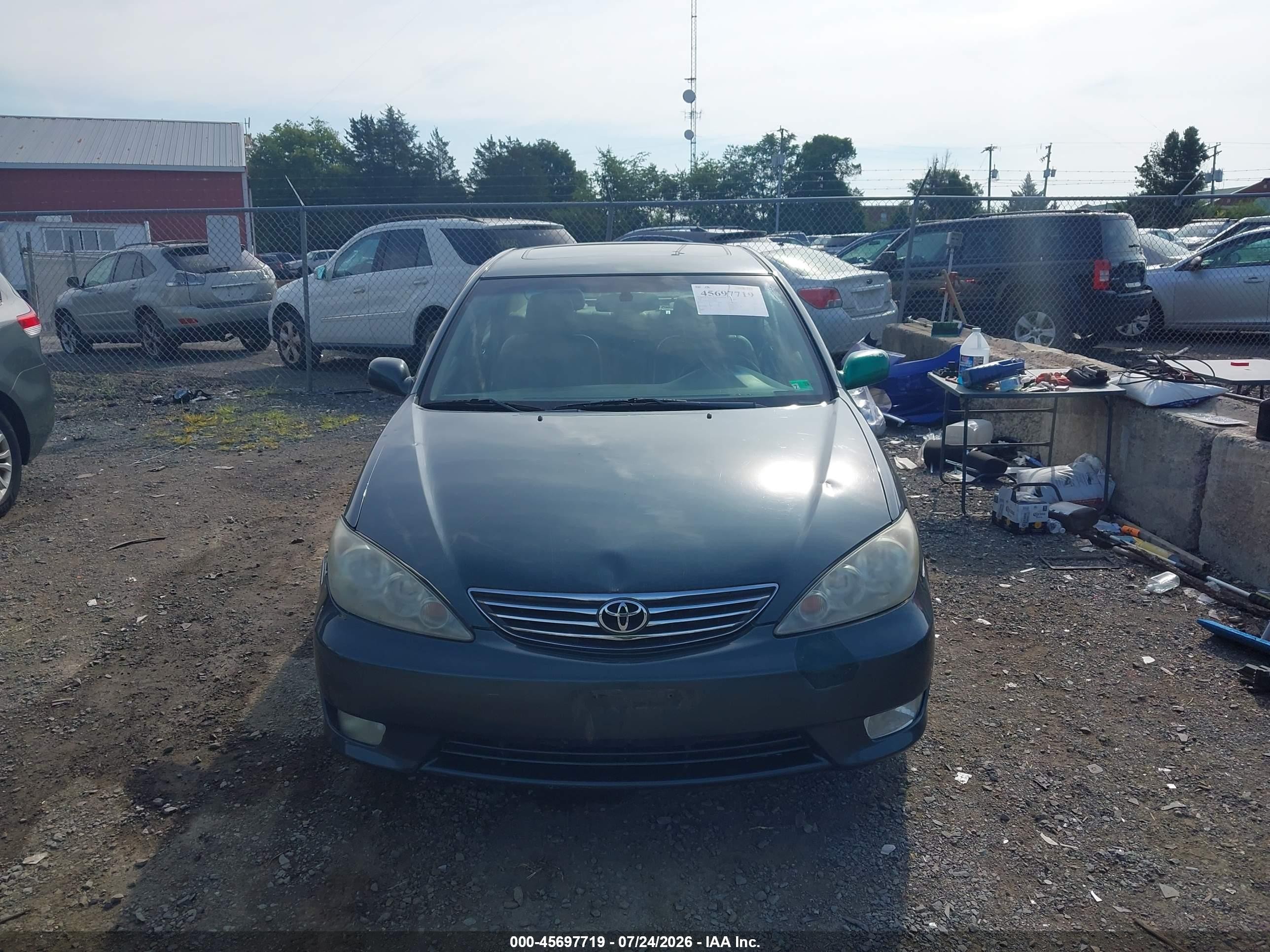 2005 Toyota Camry Xle Green vin: 4T1BE30K75U412831