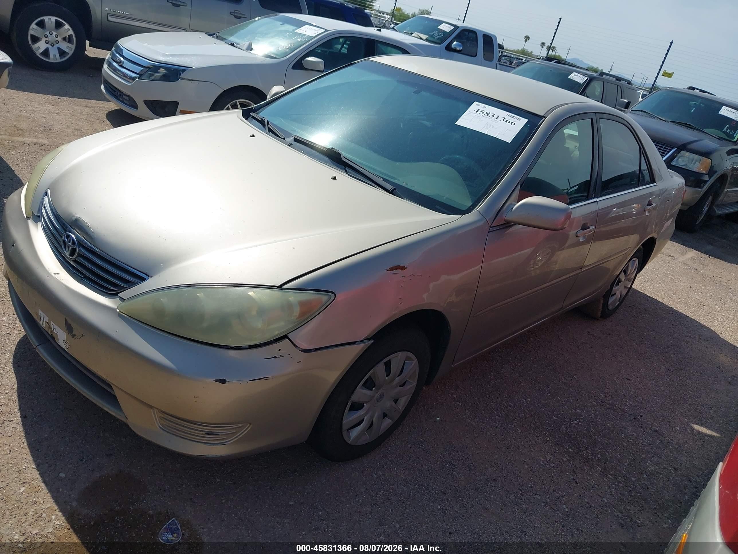 2005 Toyota Camry Le Gold vin: 4T1BE30K75U428706