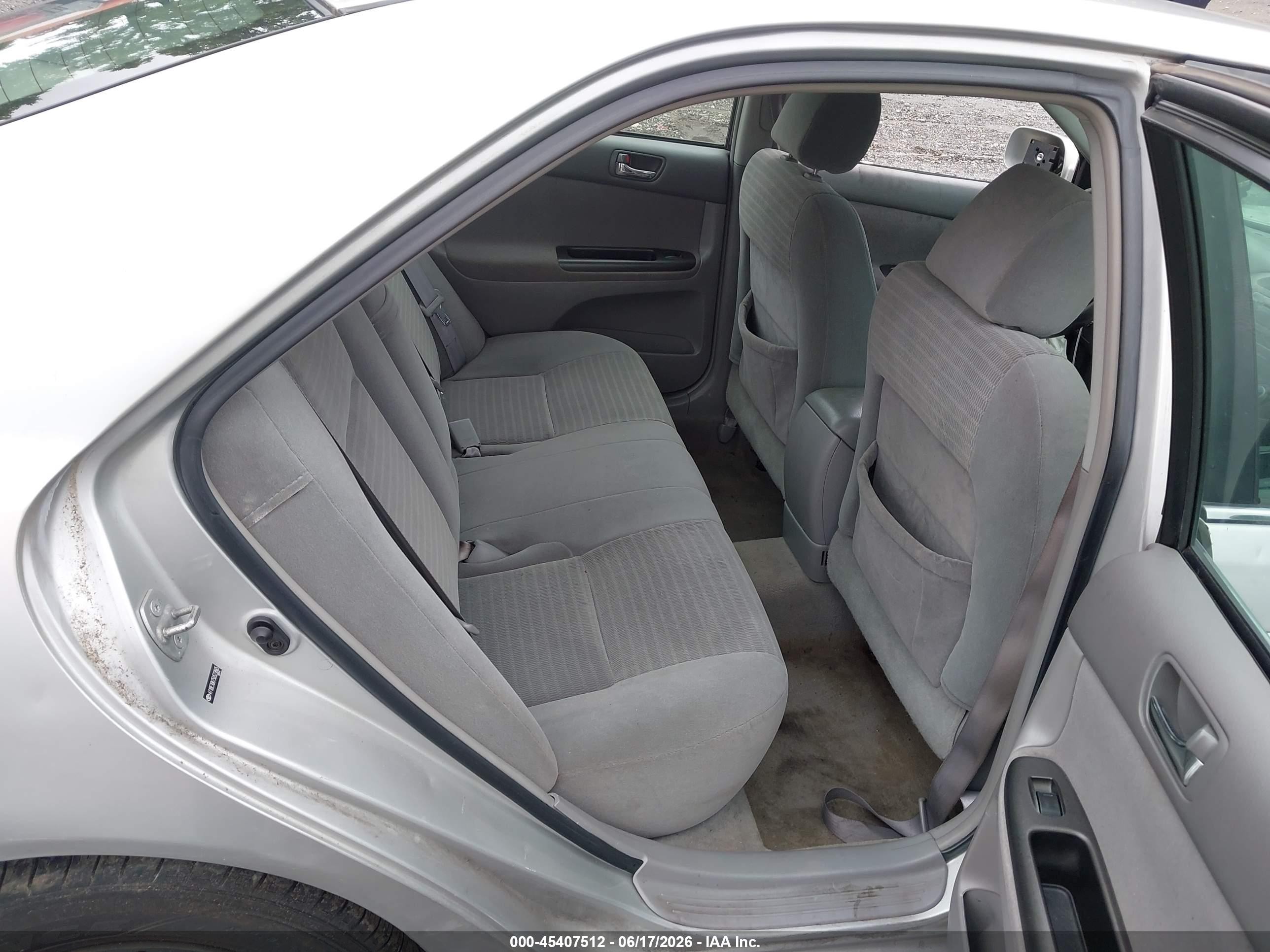2005 Toyota Camry Le Silver vin: 4T1BE30K75U523685