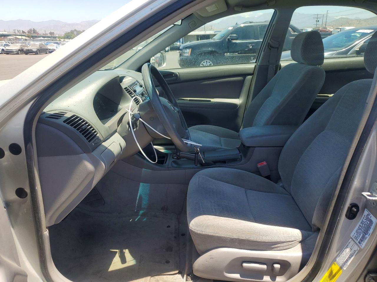 2002 Toyota Camry Le Silver vin: 4T1BE30K82U006147
