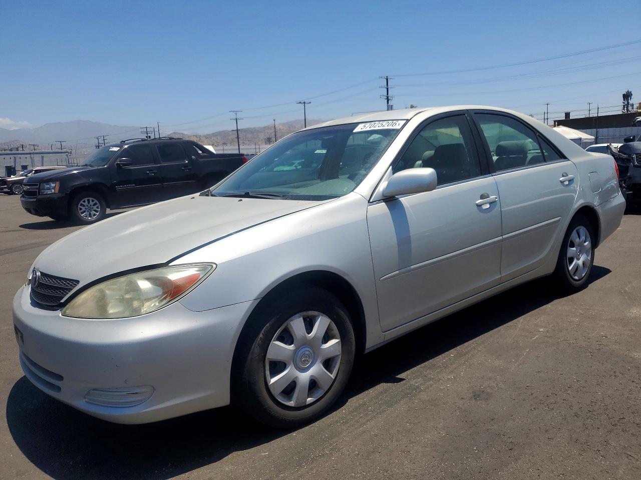 2002 Toyota Camry Le Silver vin: 4T1BE30K82U006147
