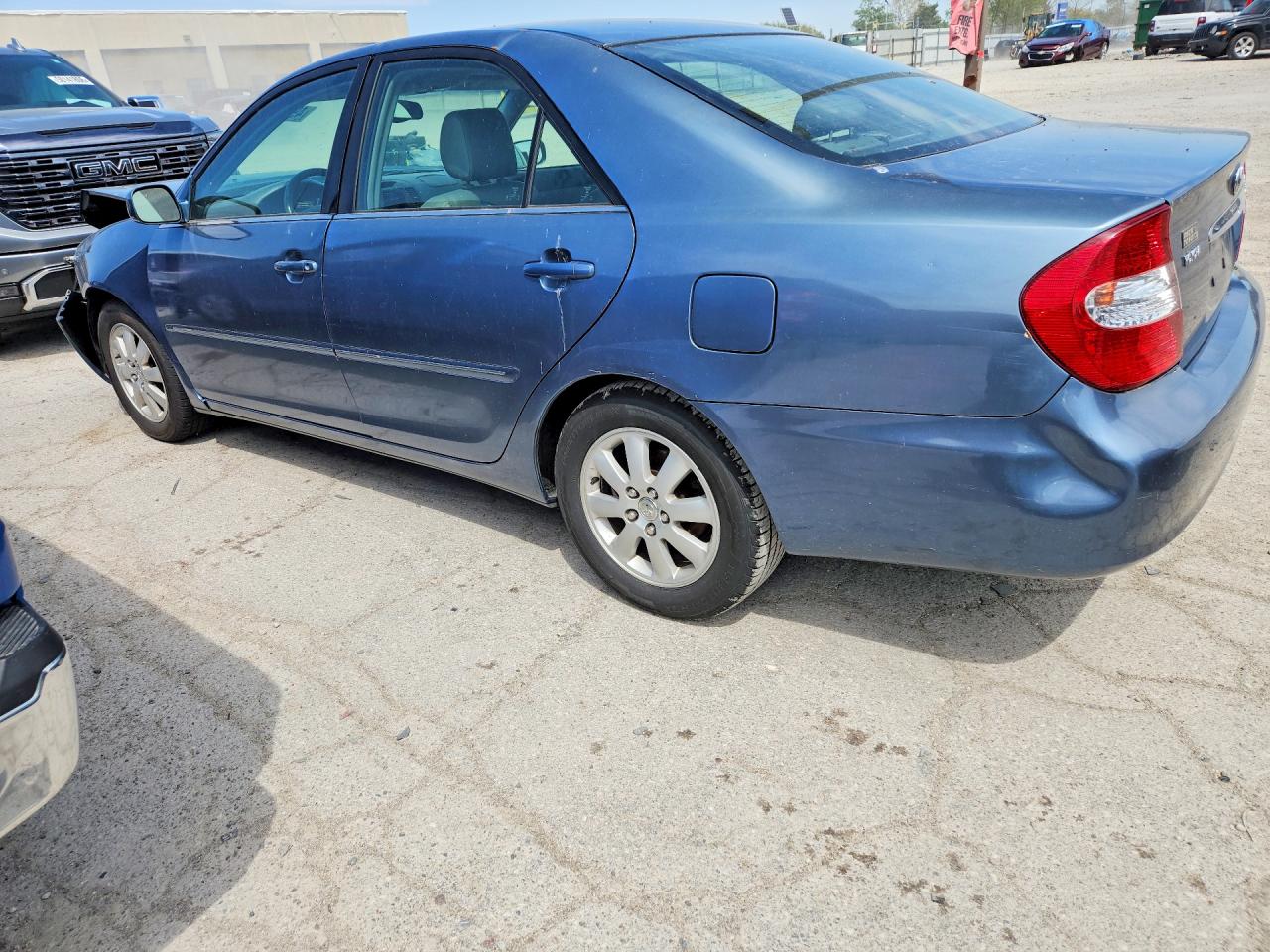 2002 Toyota Camry Le Blue vin: 4T1BE30K82U636542