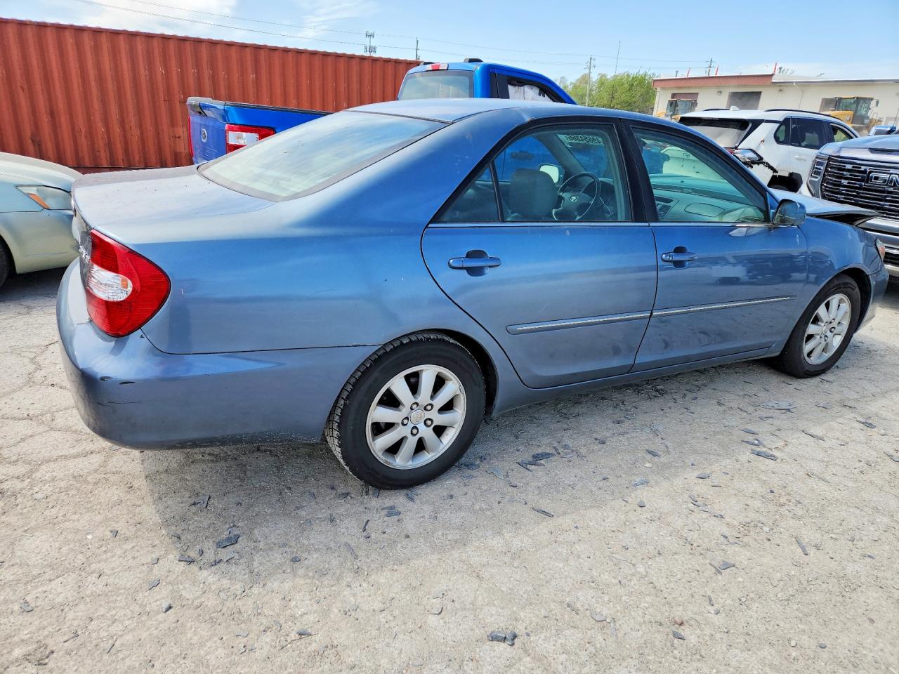 2002 Toyota Camry Le Blue vin: 4T1BE30K82U636542