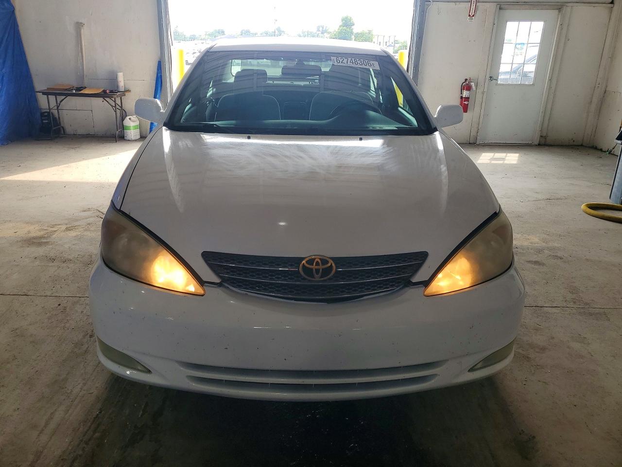 2004 Toyota Camry Xle Белый vin: 4T1BE30K84U330346
