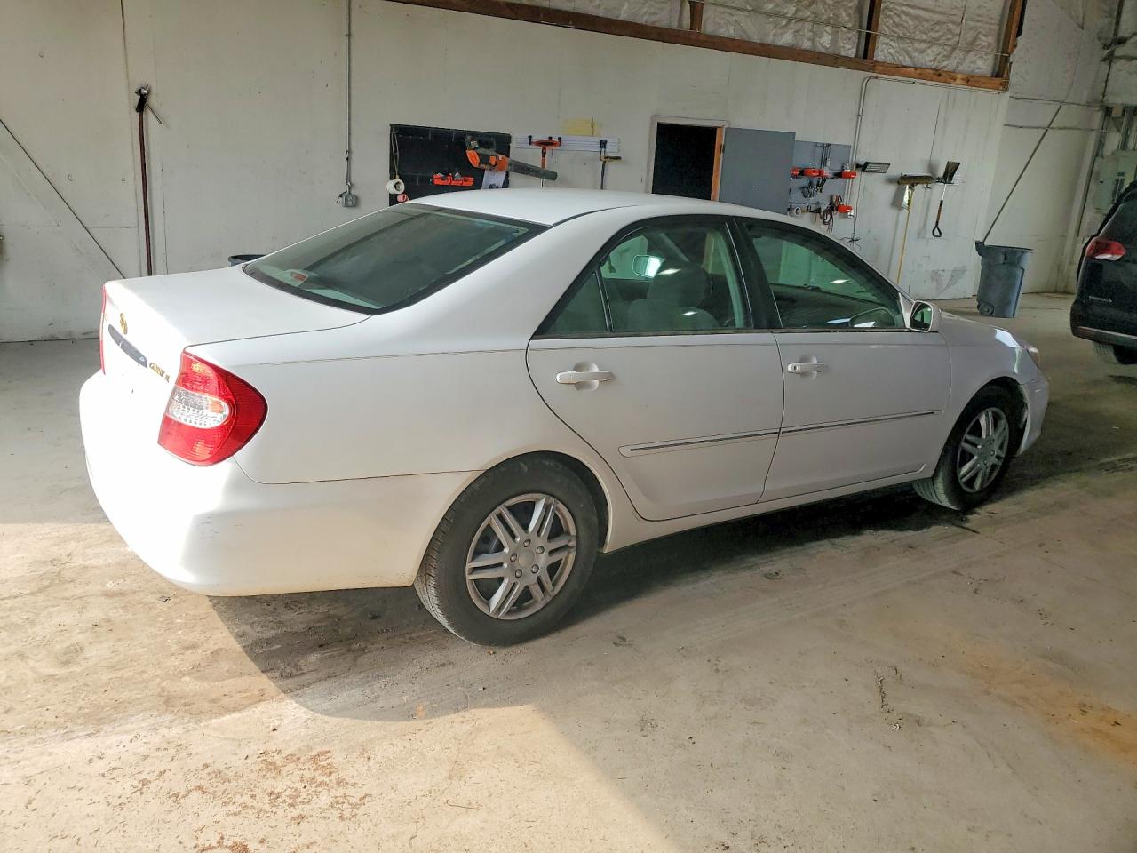 2004 Toyota Camry Xle Белый vin: 4T1BE30K84U330346
