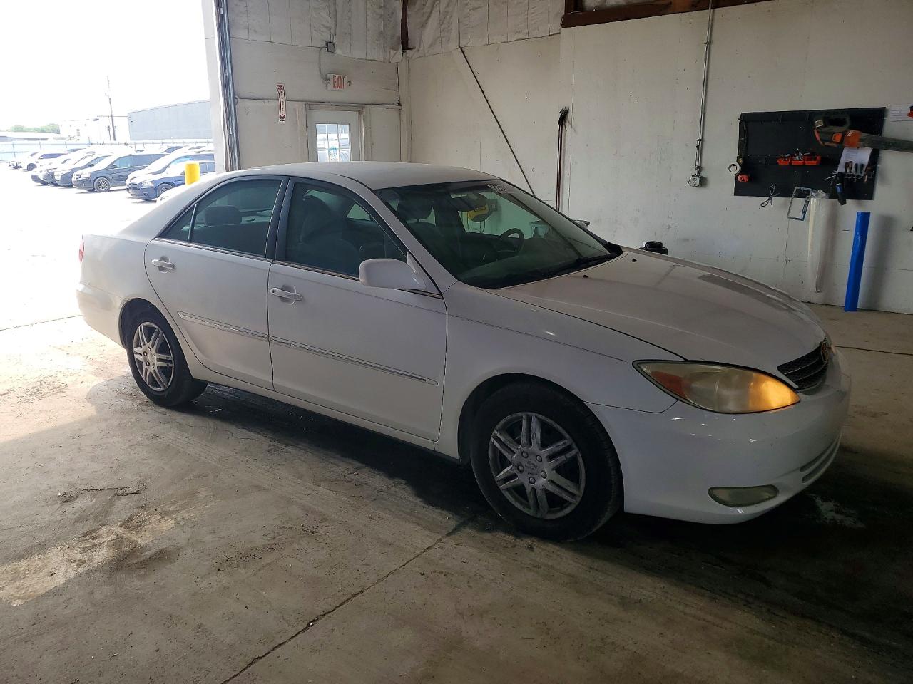 2004 Toyota Camry Xle Белый vin: 4T1BE30K84U330346