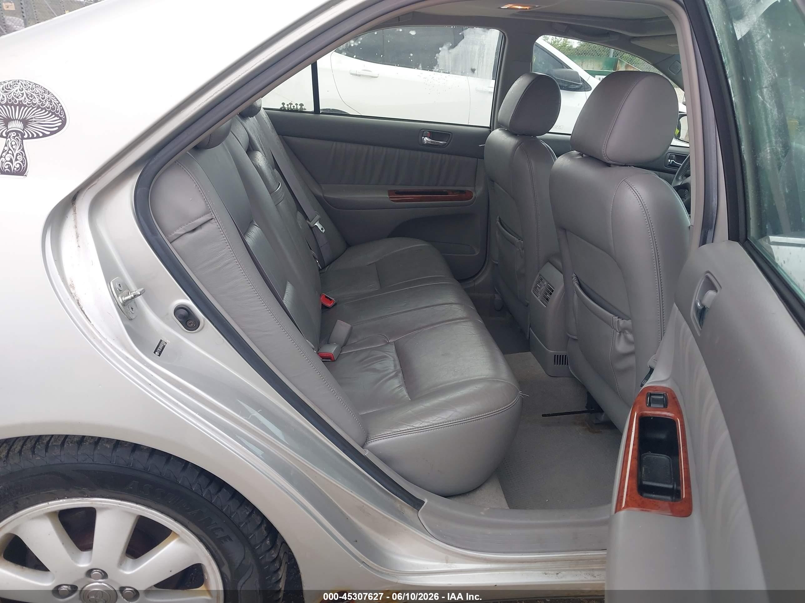 2004 Toyota Camry Xle Silver vin: 4T1BE30K84U879688